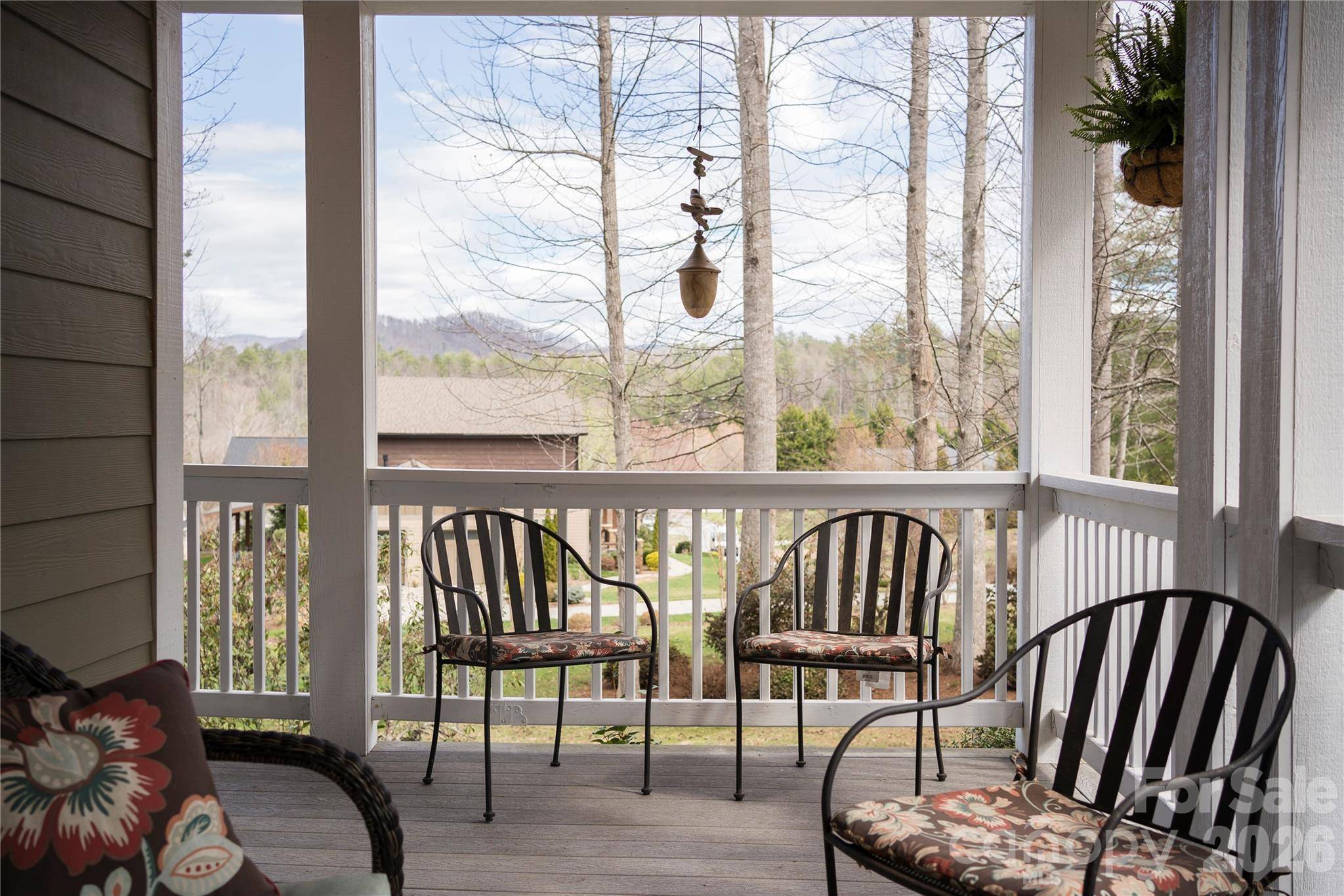 53 Sovereign LN, Fairview, NC 28730