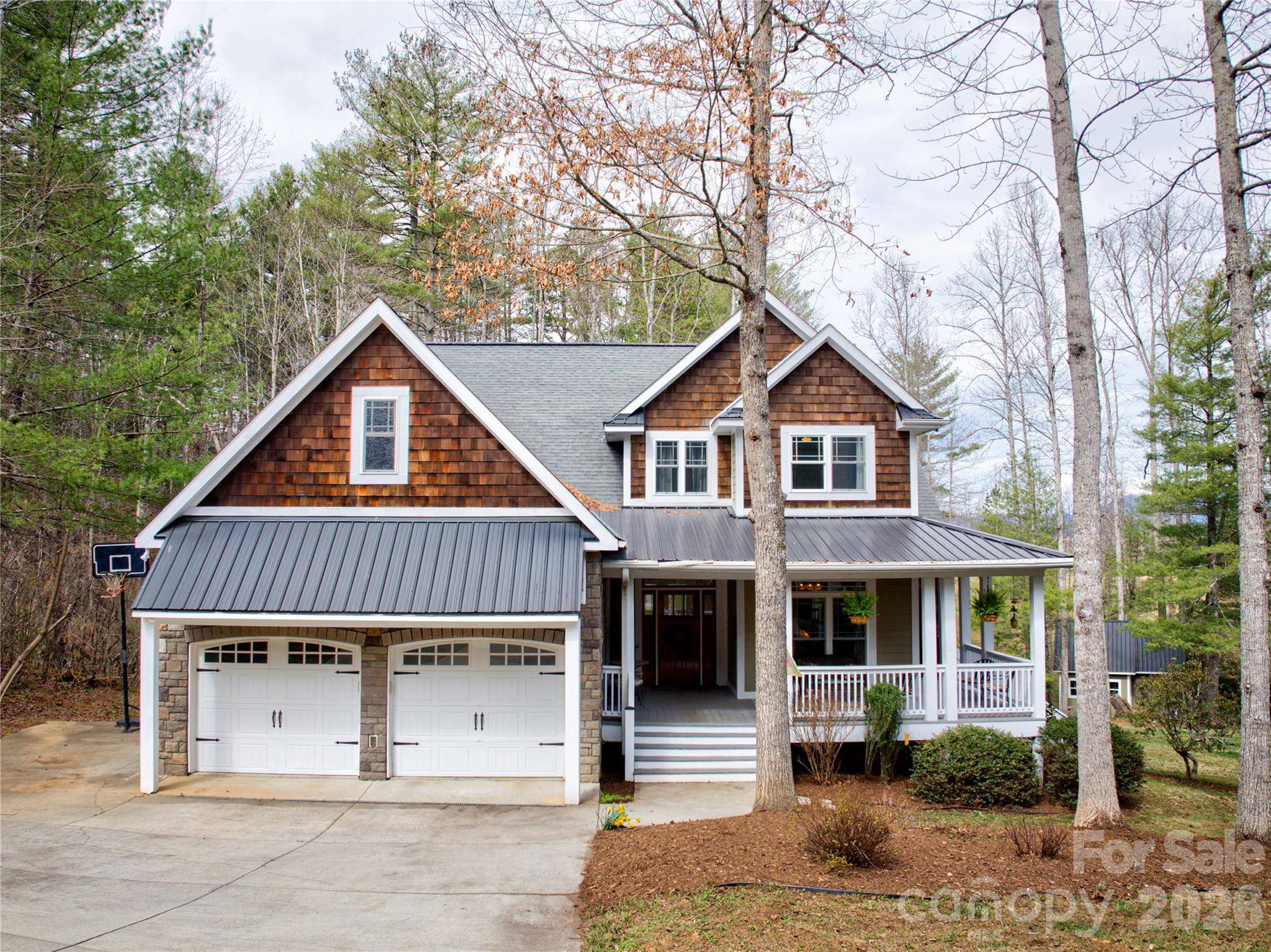 53 Sovereign LN, Fairview, NC 28730