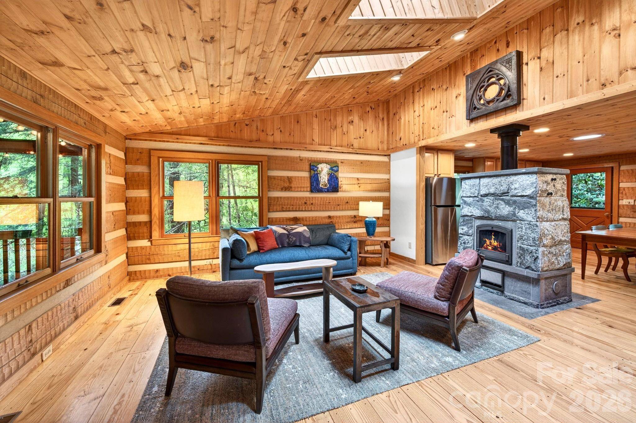 14 Weeping Cherry Forest RD, Fairview, NC 28730