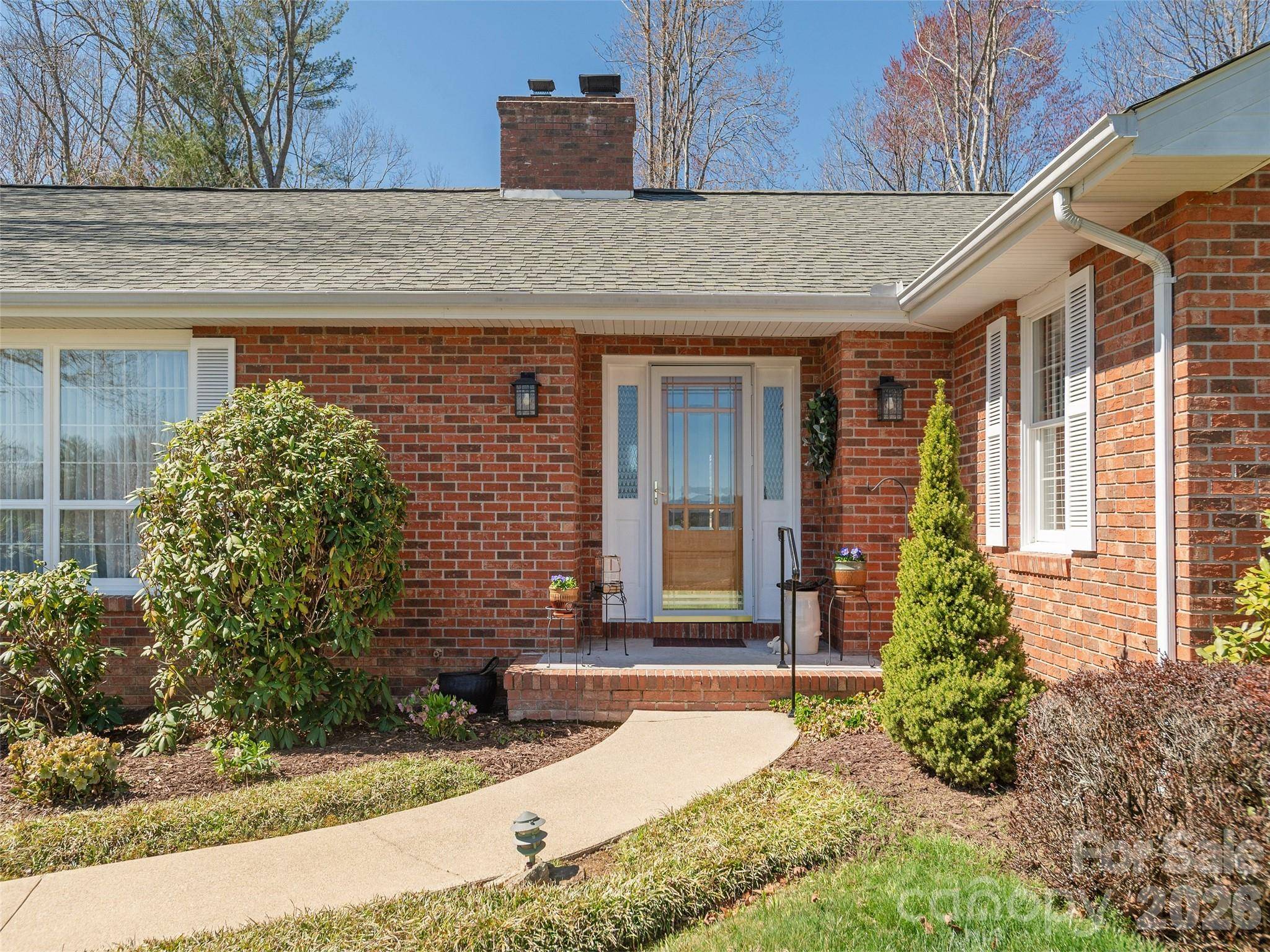 71 W Fairway DR, Etowah, NC 28729