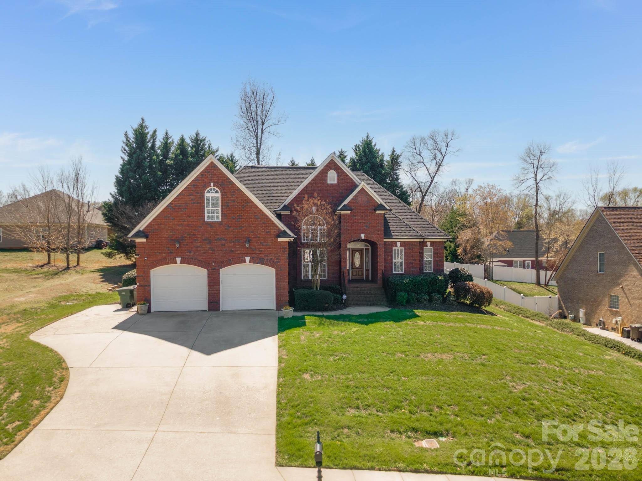 3909 Christin Gamble CT, Bessemer City, NC 28016