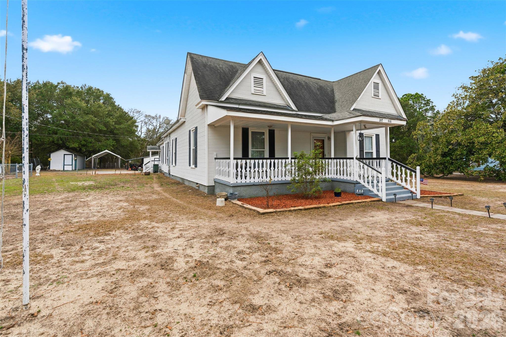 207 Oak AVE, Hamlet, NC 28345