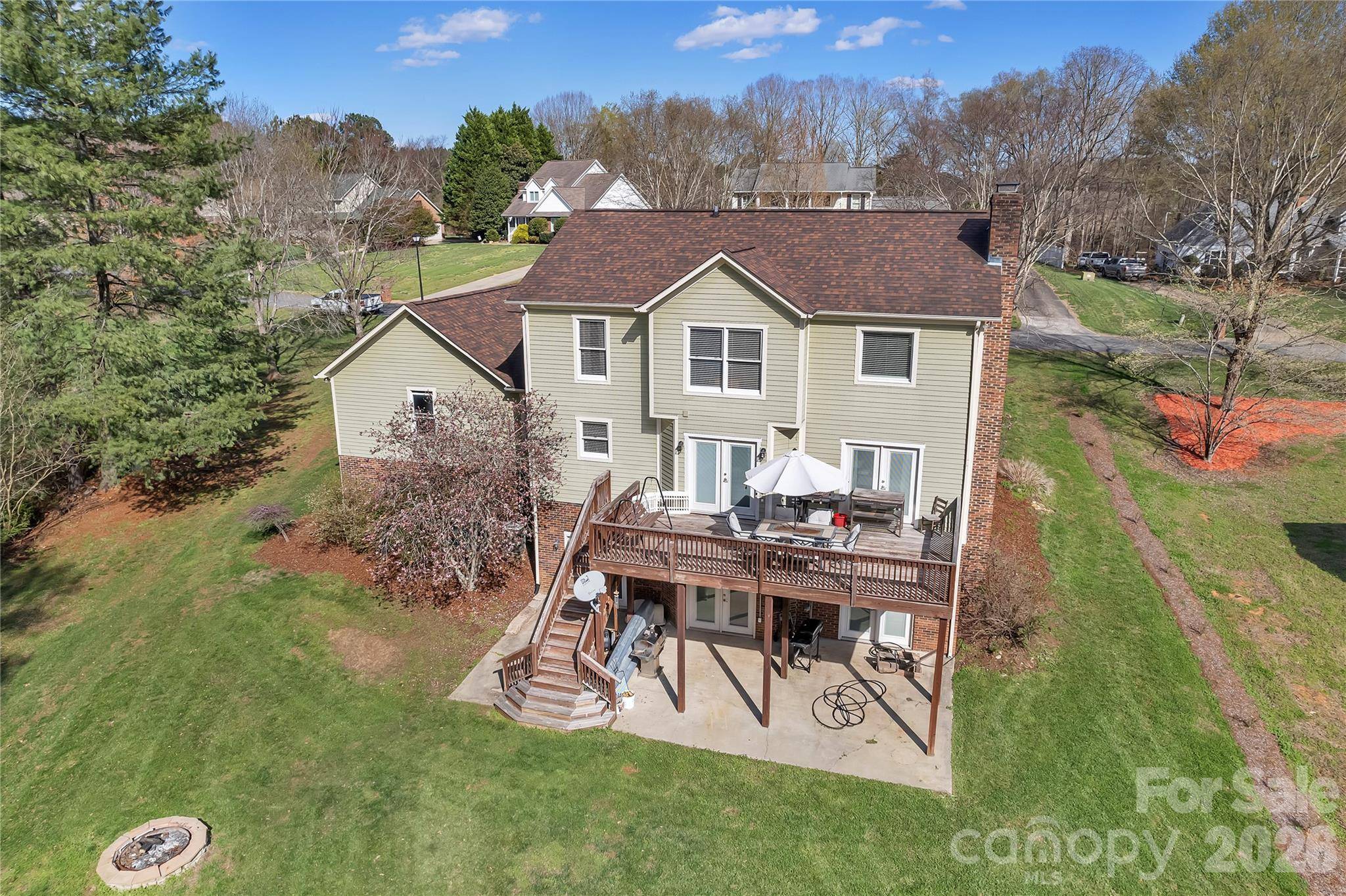 120 Oak Point DR, Cherryville, NC 28021