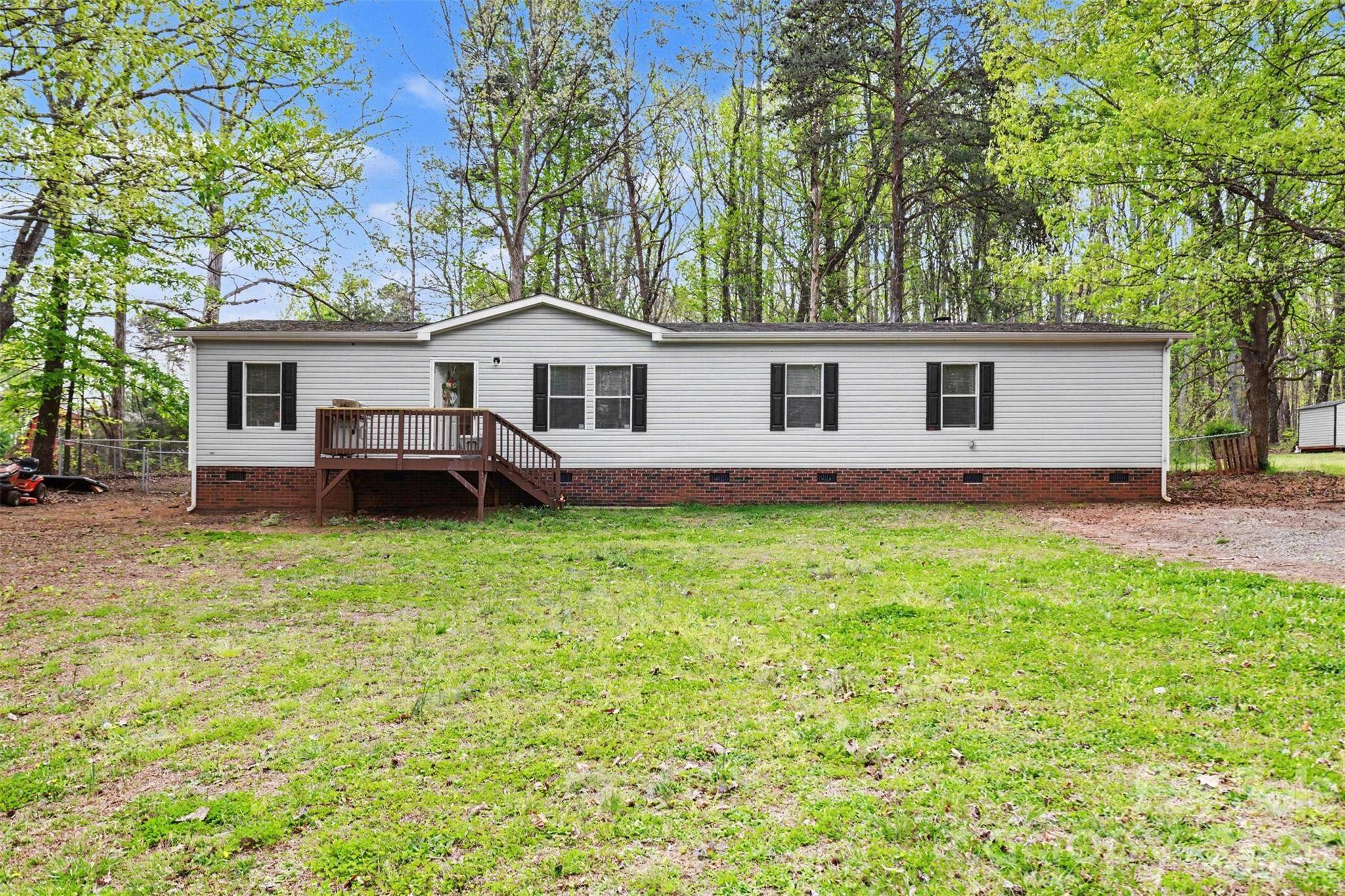 5139 Pine Springs DR, Bessemer City, NC 28016