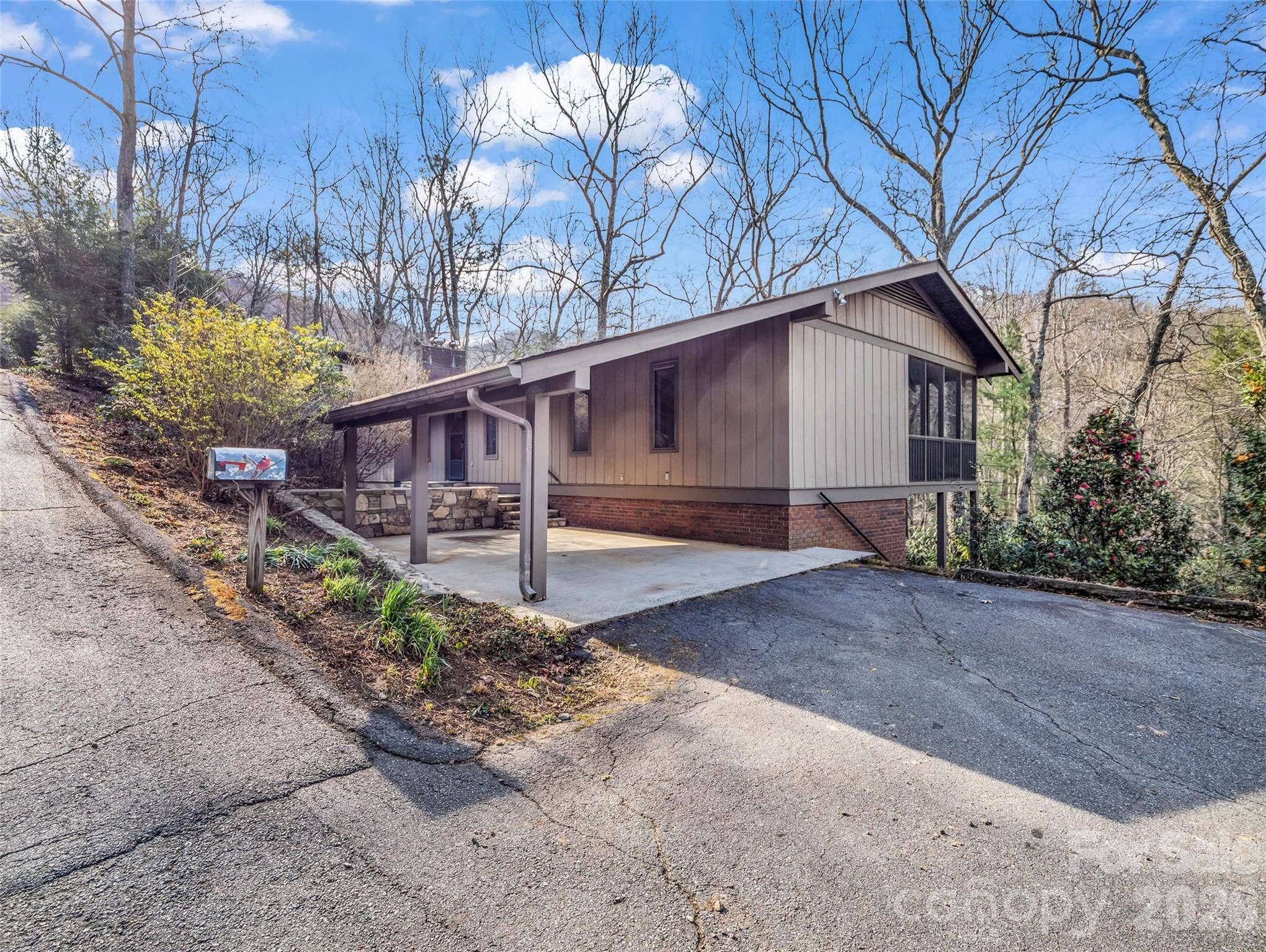 417 Ivy RD, Black Mountain, NC 28711