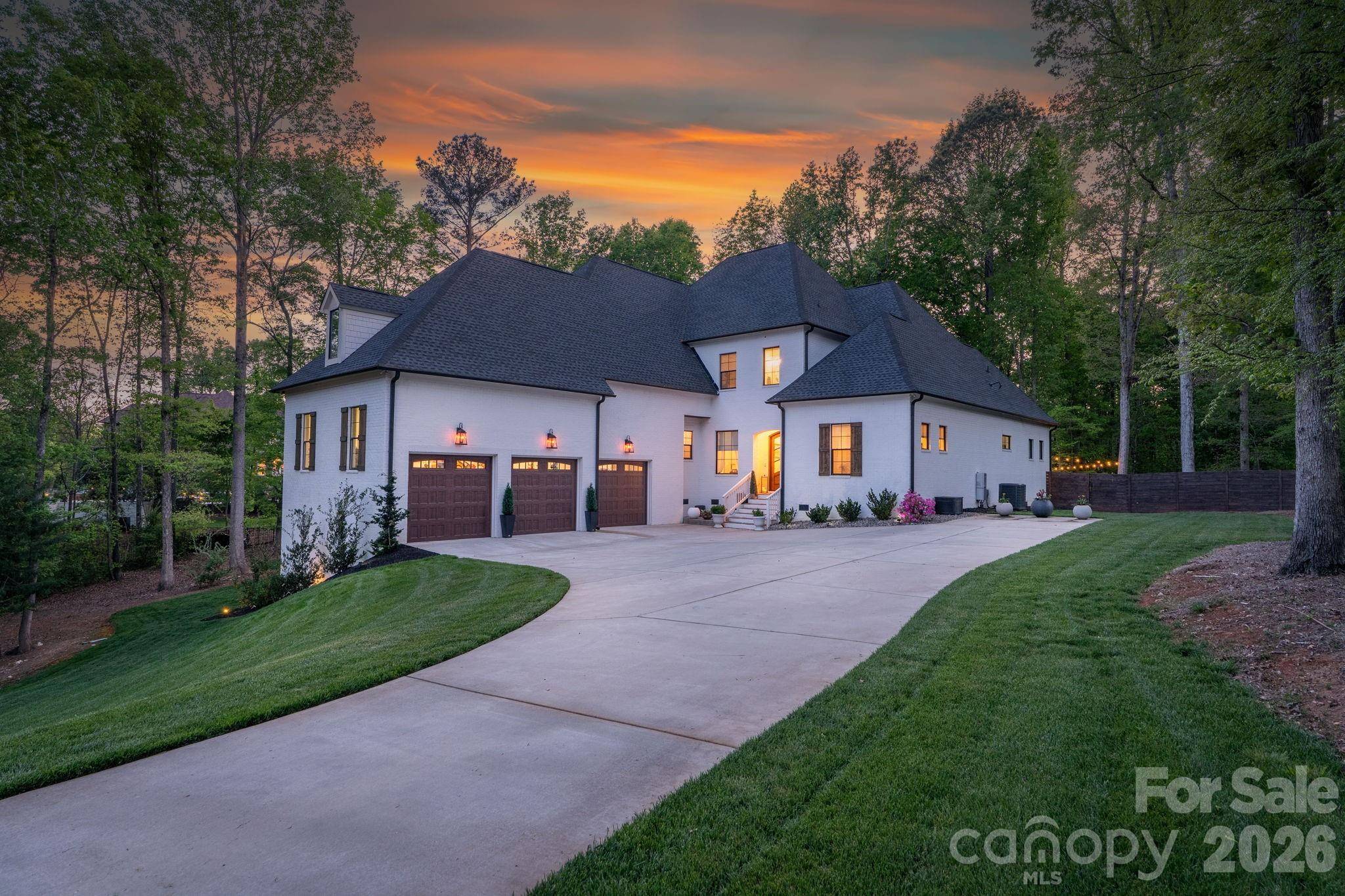 365 Stone Cliff LN, Clover, SC 29710