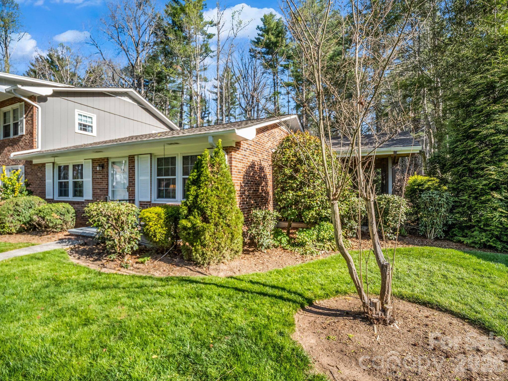 101 Boyd DR #2A, Flat Rock, NC 28731