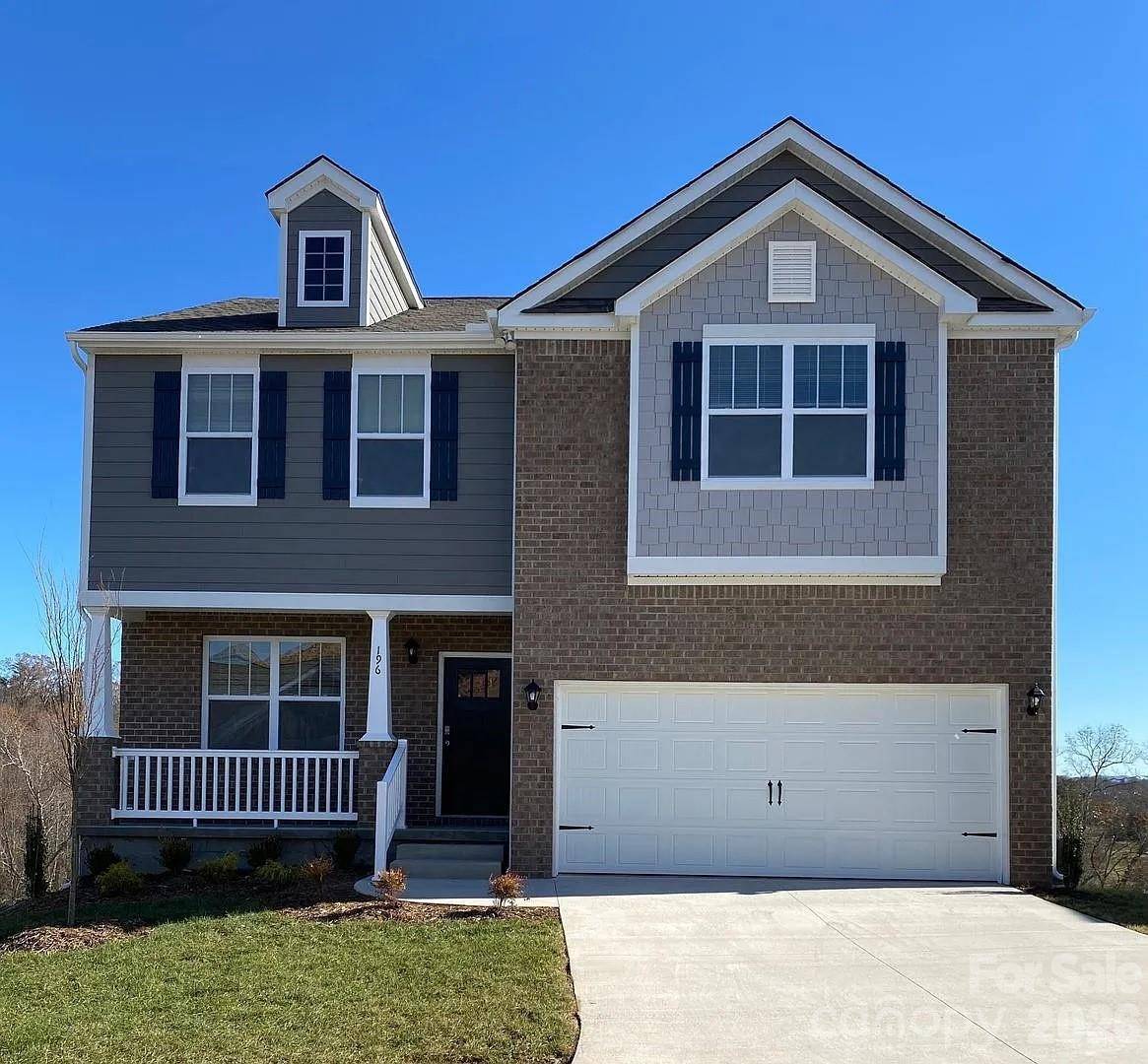 196 Marathon LN, Candler, NC 28715