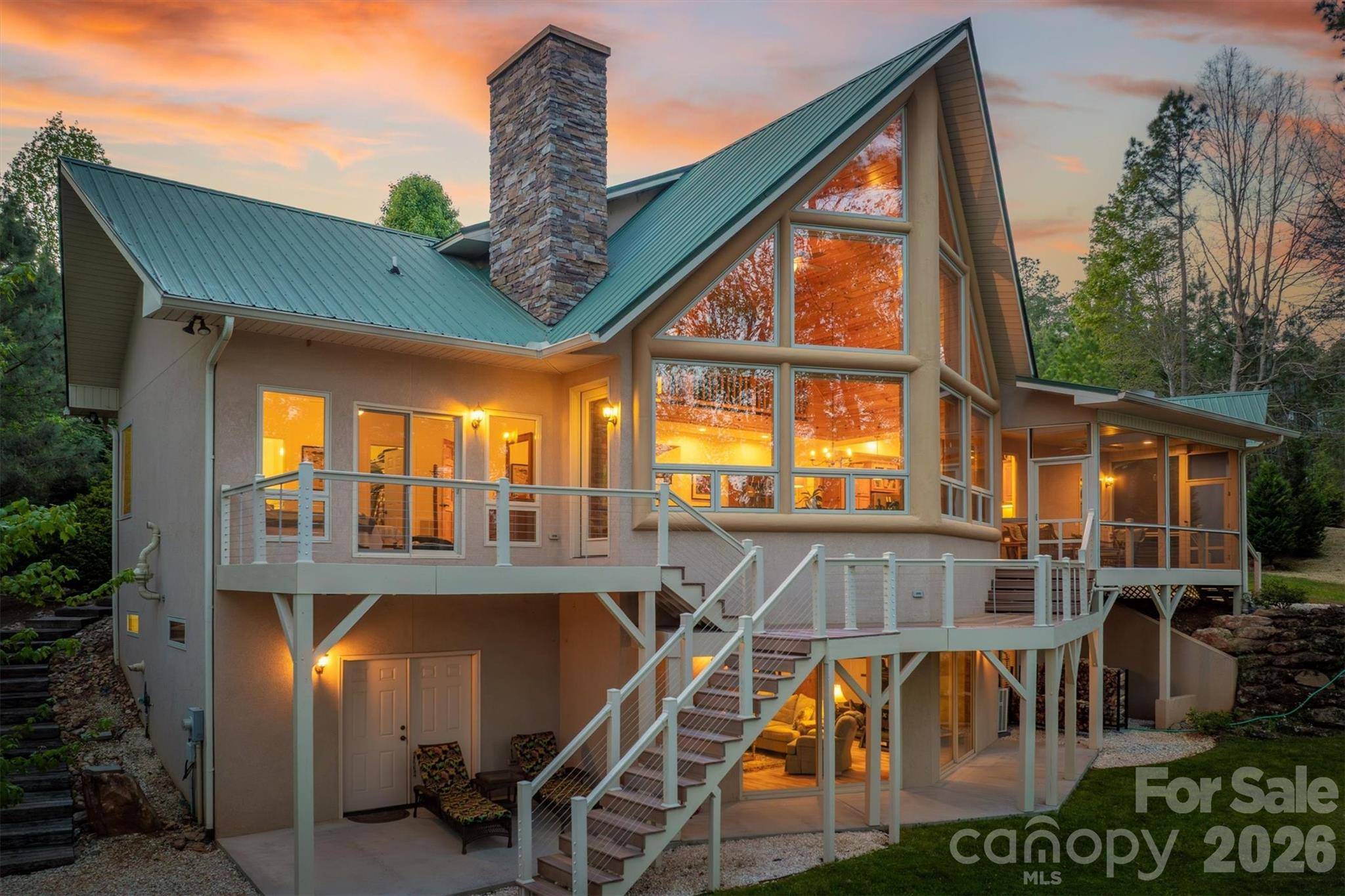 2224 W Paradise Harbor DR, Connelly Springs, NC 28612