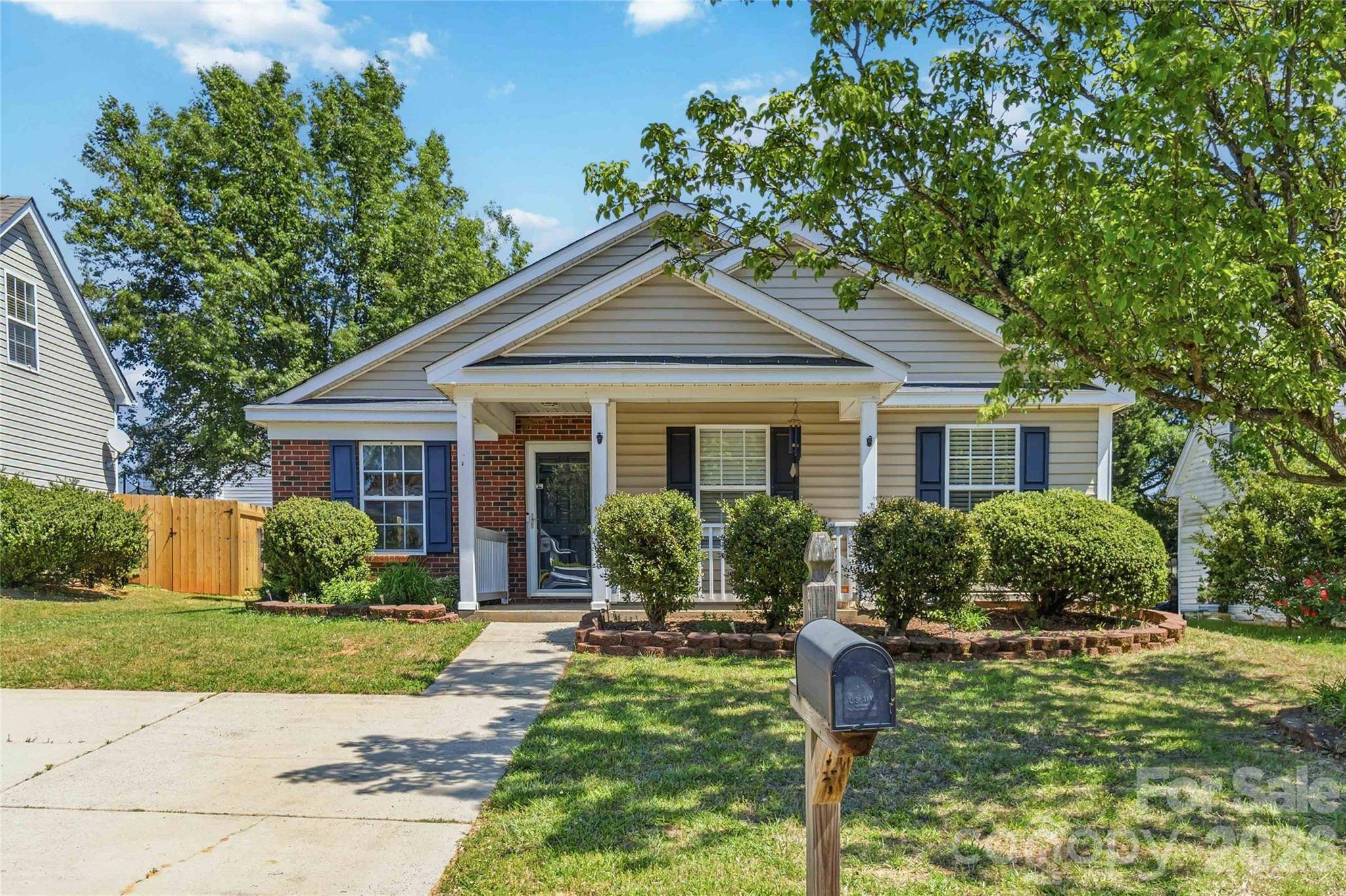 110 Camforth DR, Mooresville, NC 28117