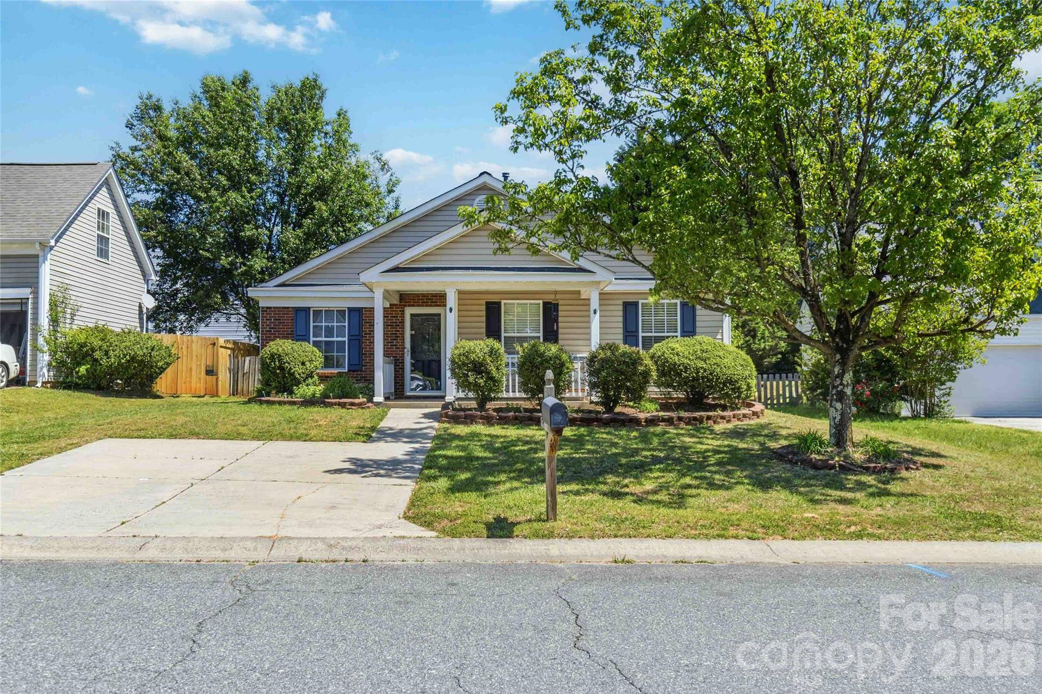 110 Camforth DR, Mooresville, NC 28117