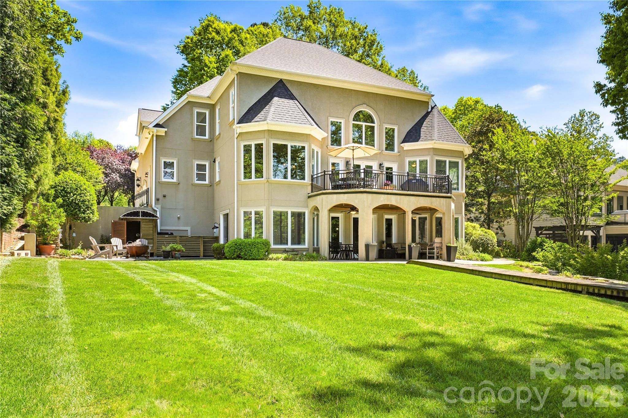 2219 Metcalf DR, Sherrills Ford, NC 28673