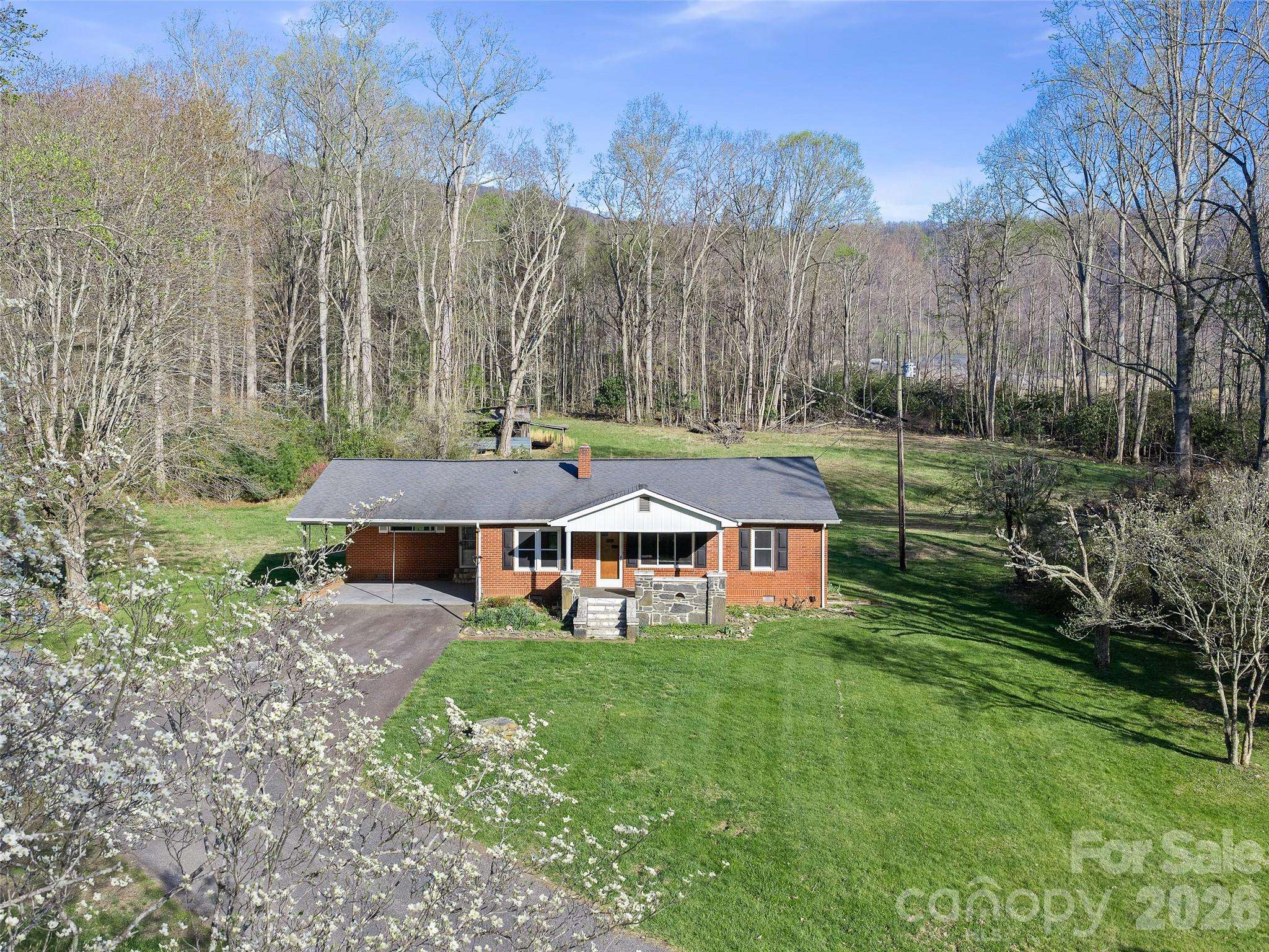 58 Possum Trot RD, Bakersville, NC 28705