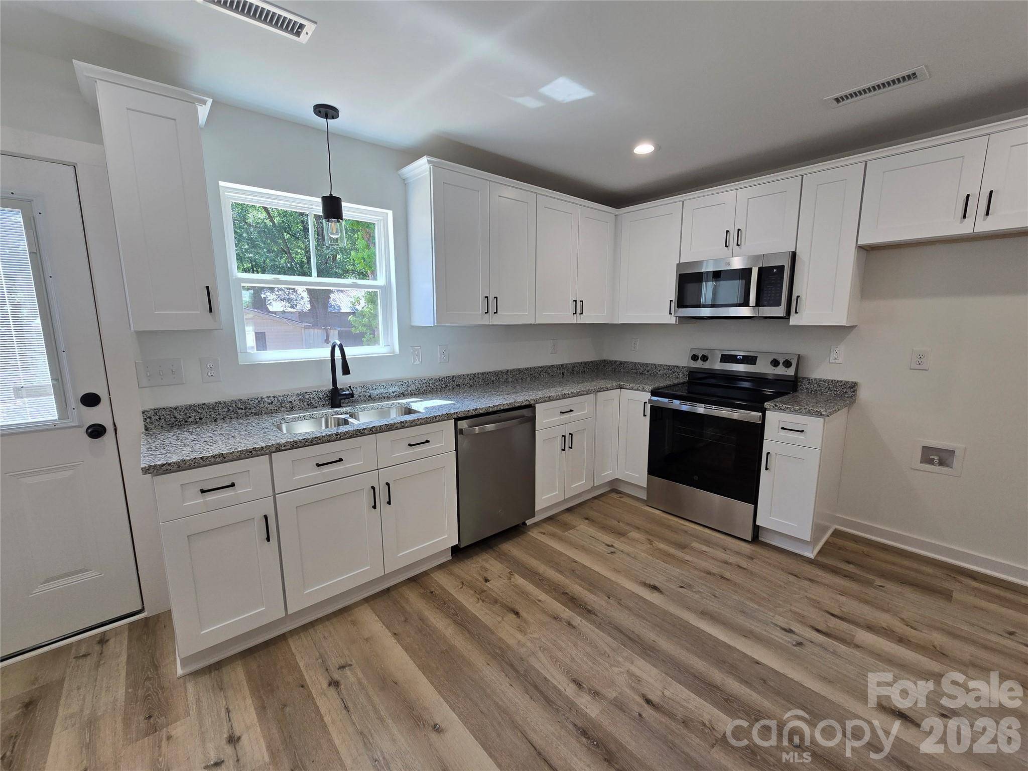 159 Hillcrest RD, New London, NC 28271