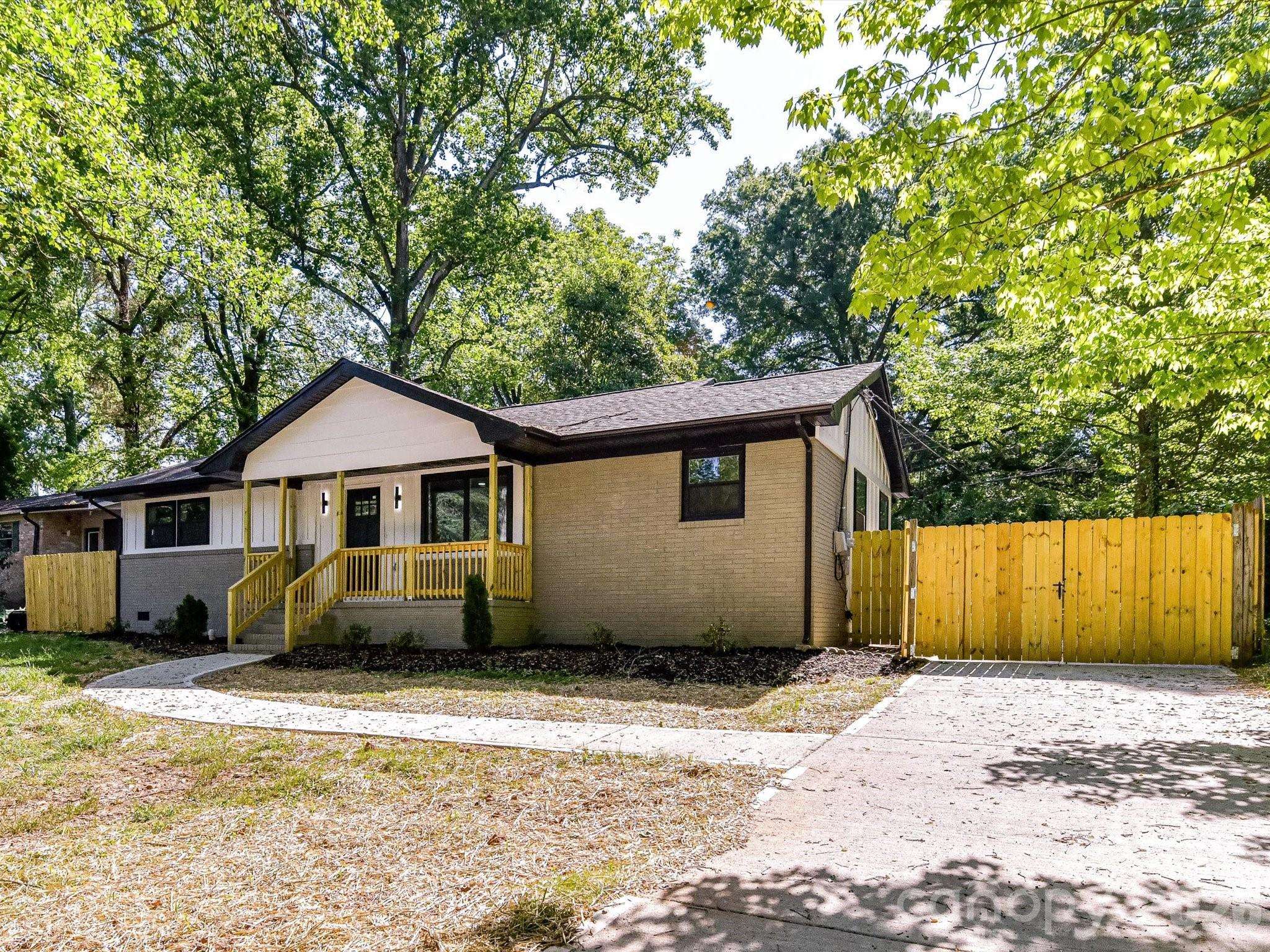 3132 Sudbury RD, Charlotte, NC 28205