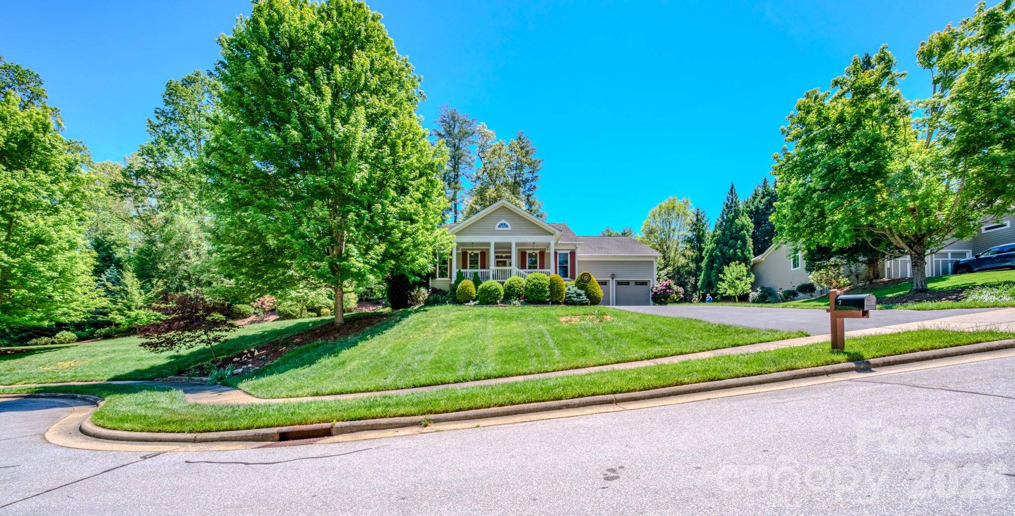 7 Magic Sam CT, Biltmore Lake, NC 28715