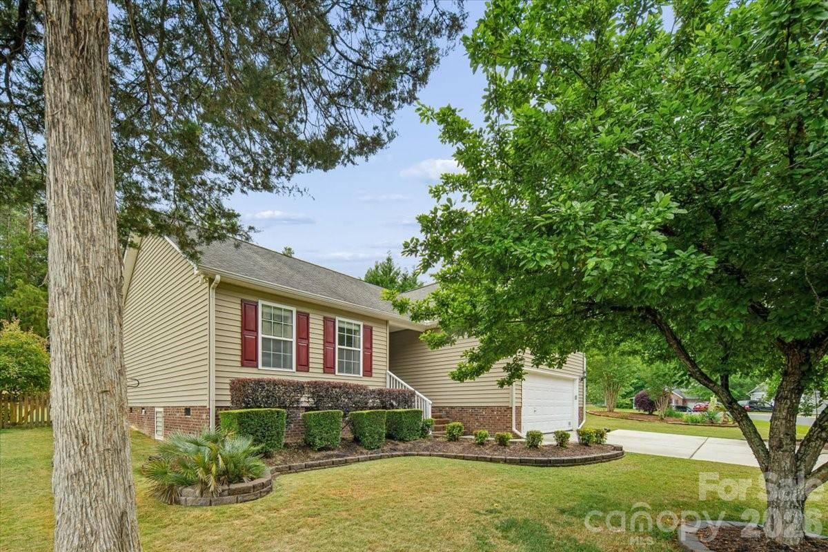 1120 Warpers LN, Fort Mill, SC 29715
