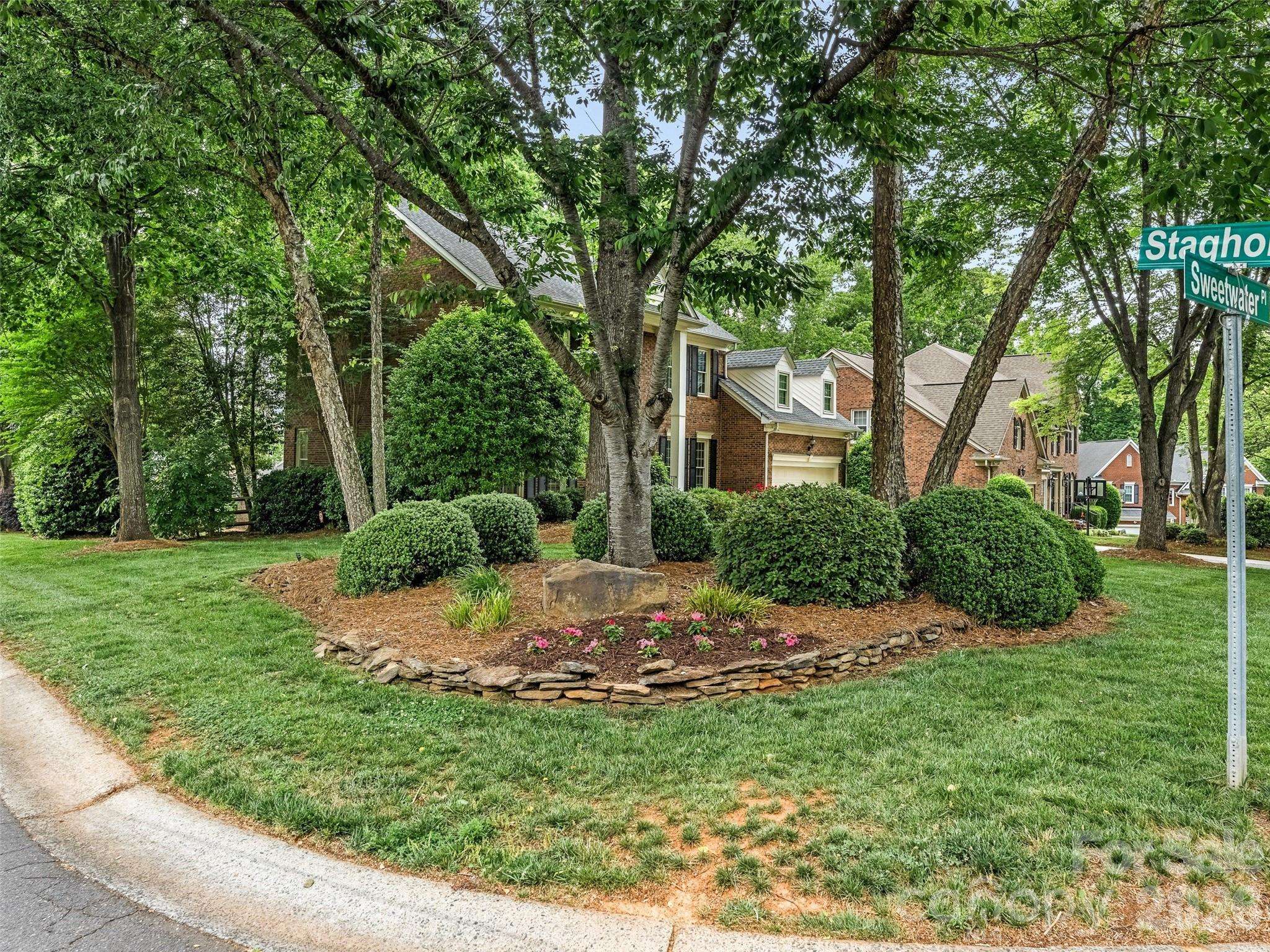 8808 Sweetwater PL, Waxhaw, NC 28173