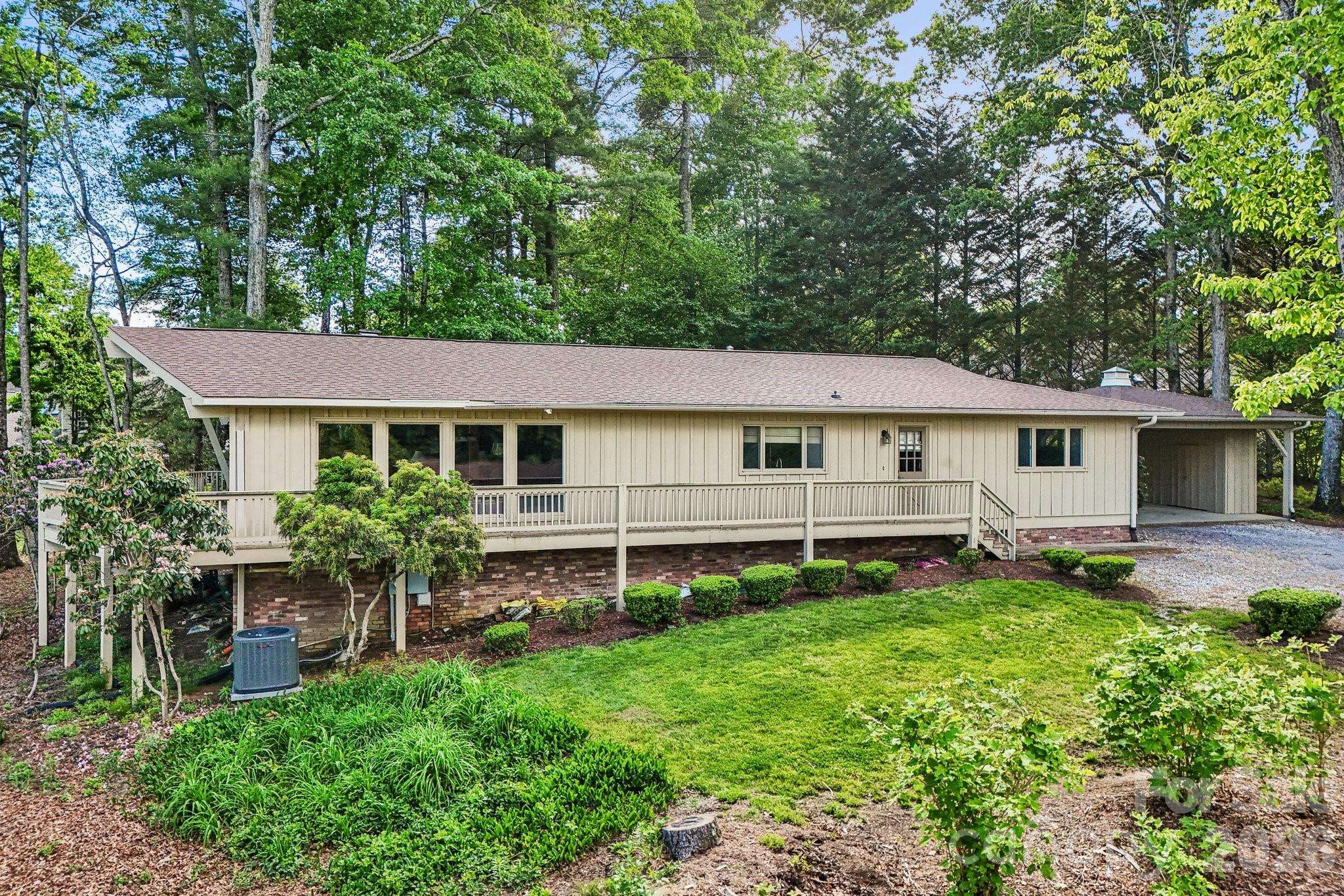 3 Greenbriar Woods CIR, Etowah, NC 28729