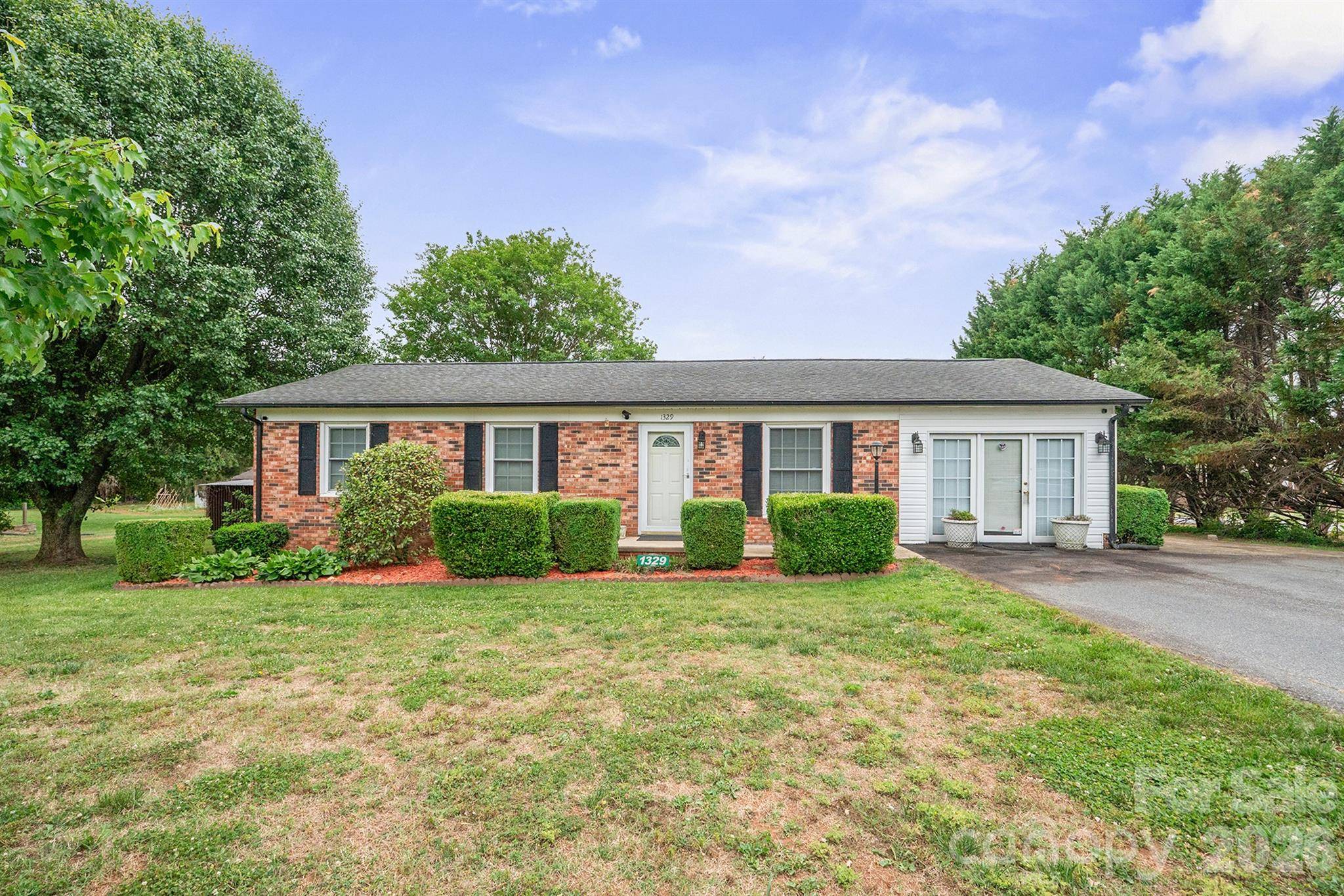 1329 Landsdowne DR, Conover, NC 28613