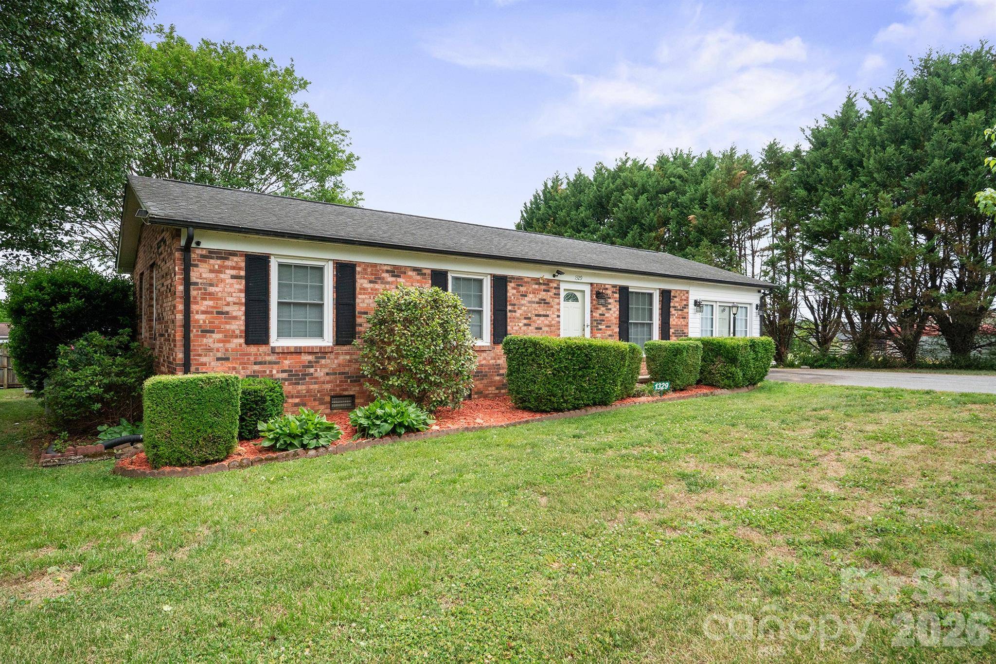 1329 Landsdowne DR, Conover, NC 28613