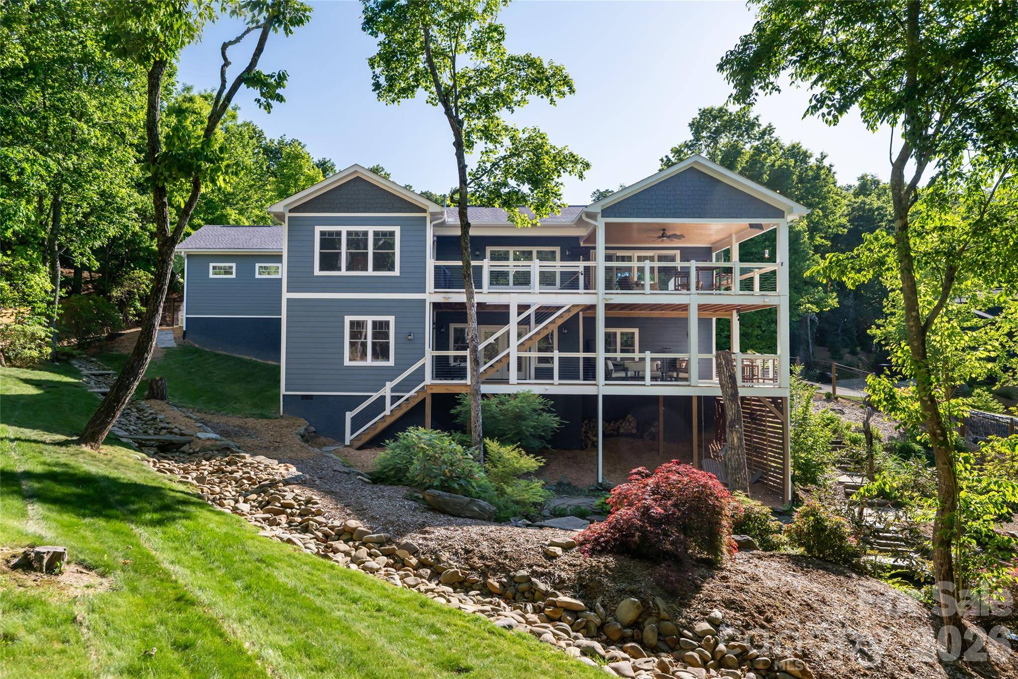 46 Nuthatch CT, Fairview, NC 28730