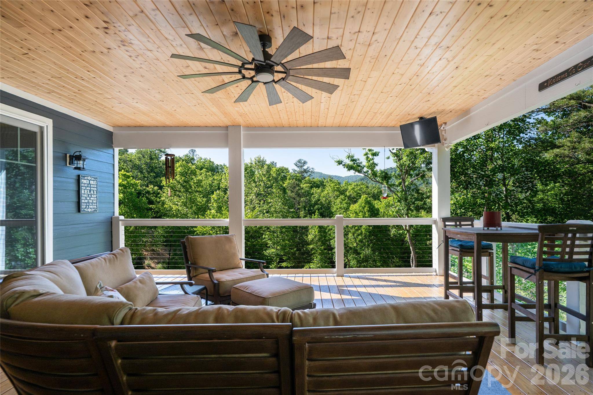 46 Nuthatch CT, Fairview, NC 28730