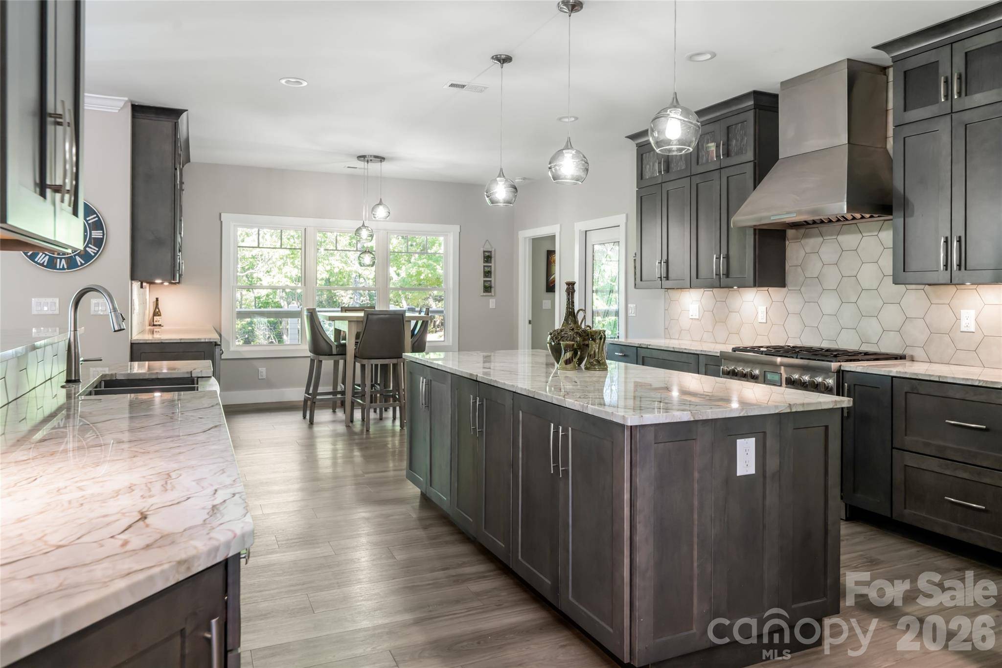 46 Nuthatch CT, Fairview, NC 28730