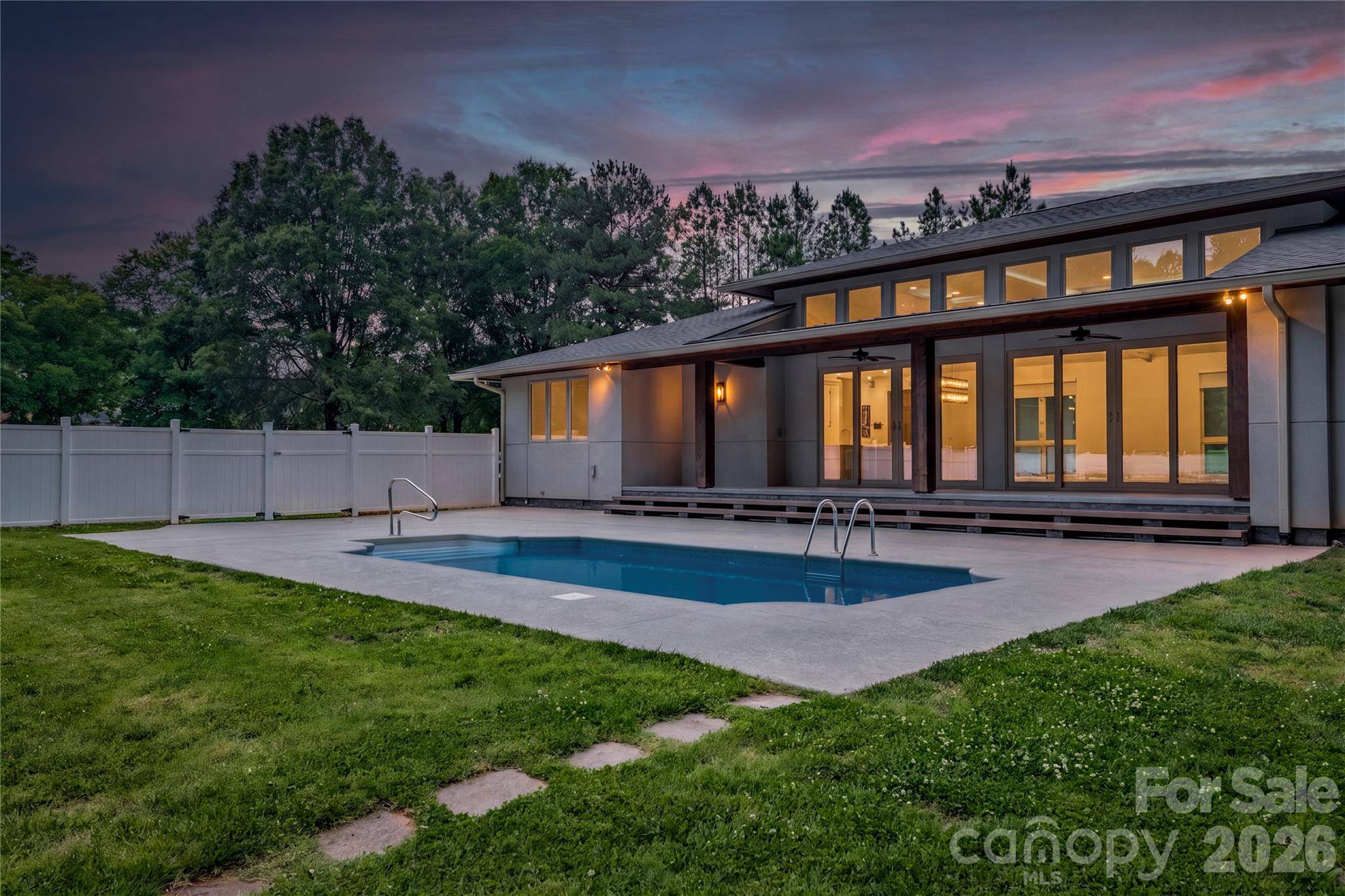 439 Cottonfield CIR, Waxhaw, NC 28173