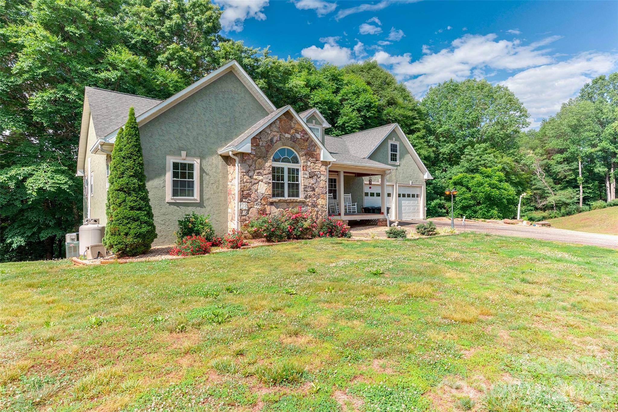 2135 Buck Shoals RD, Hamptonville, NC 27020