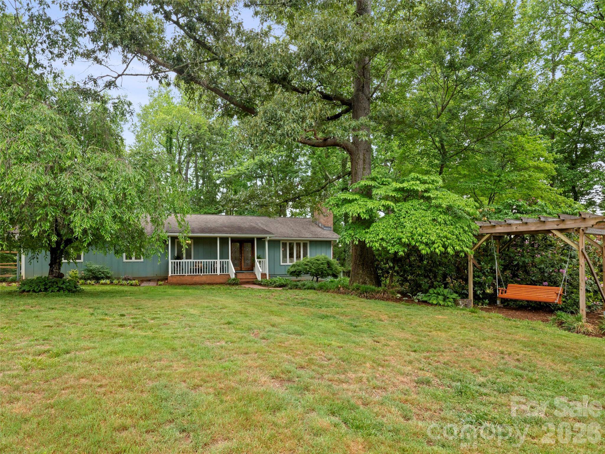 1 Glen Meadows PL, Arden, NC 28704