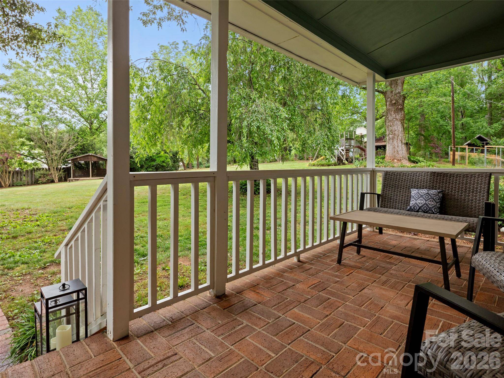 1 Glen Meadows PL, Arden, NC 28704