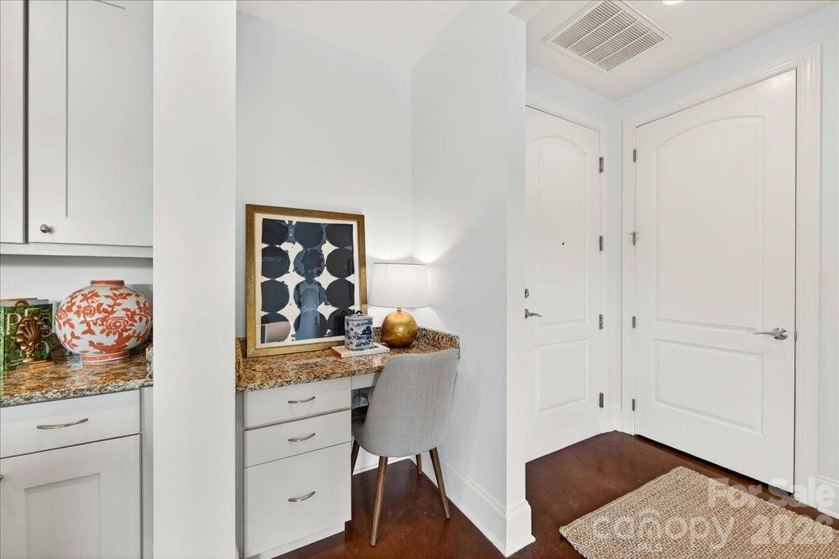 2338 Yadkin AVE #502, Charlotte, NC 28205