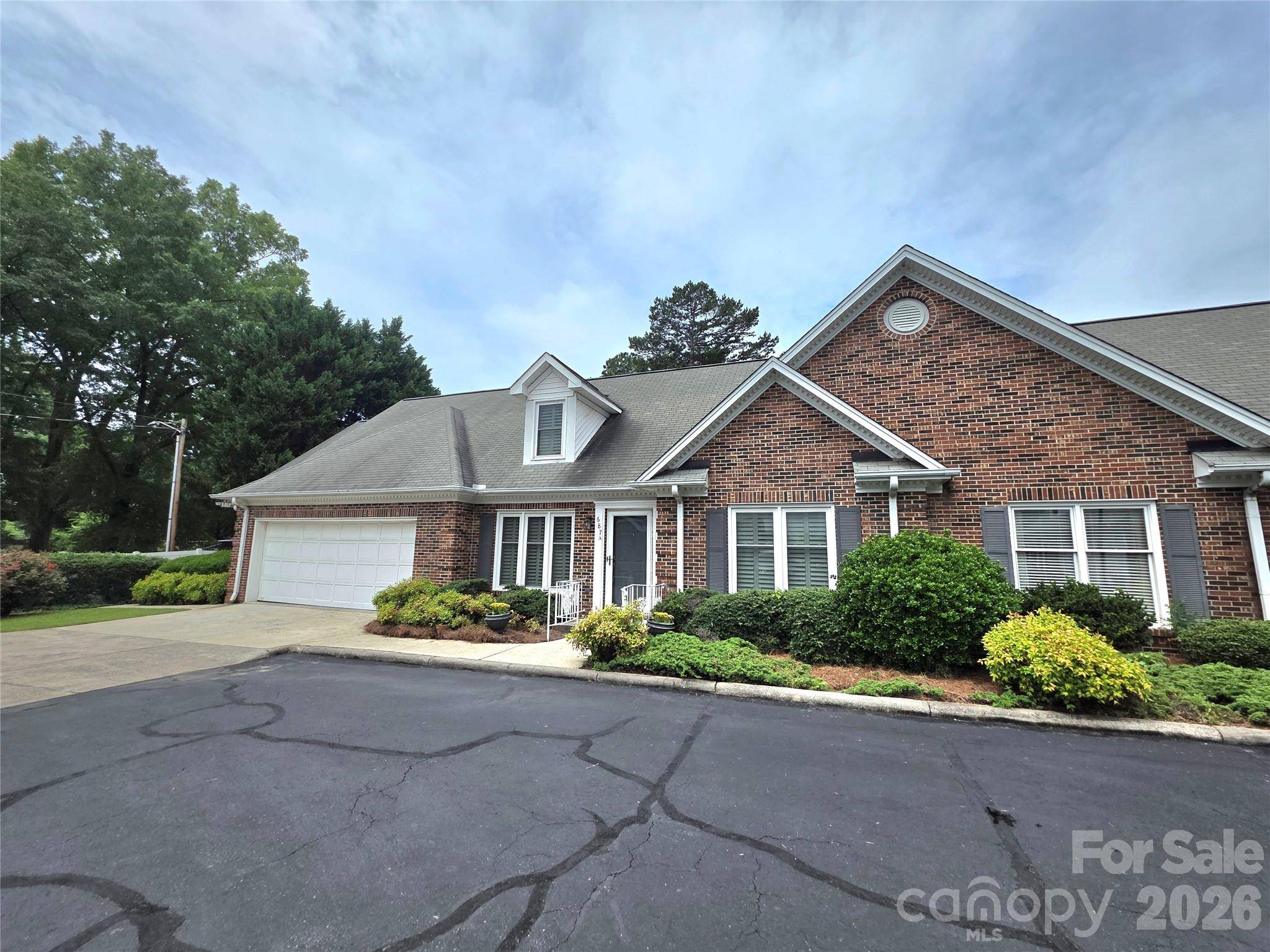 687 A Carlton DR, Gastonia, NC 28054