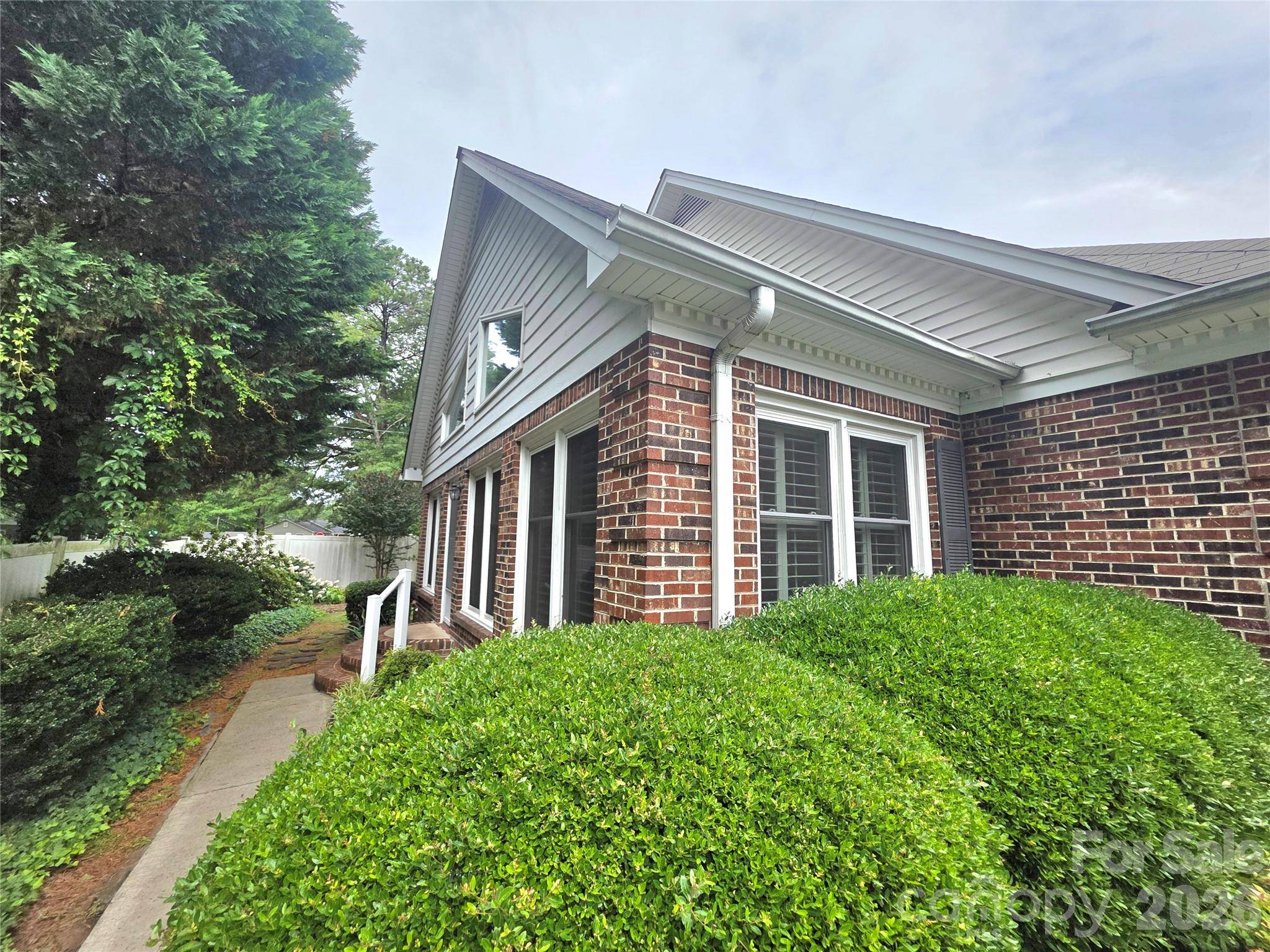 687 A Carlton DR, Gastonia, NC 28054