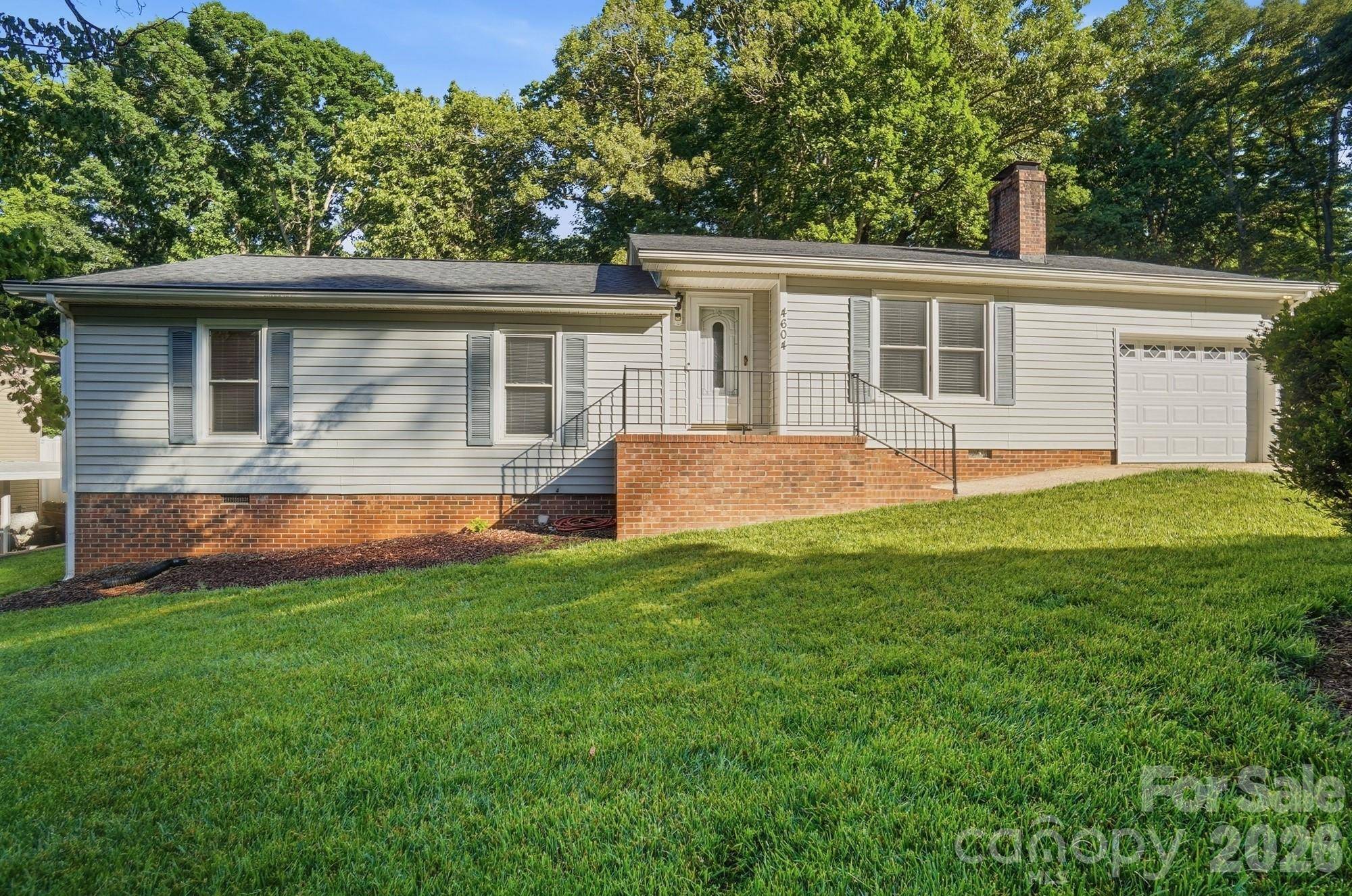 4604 Oakwood CIR, Gastonia, NC 28056