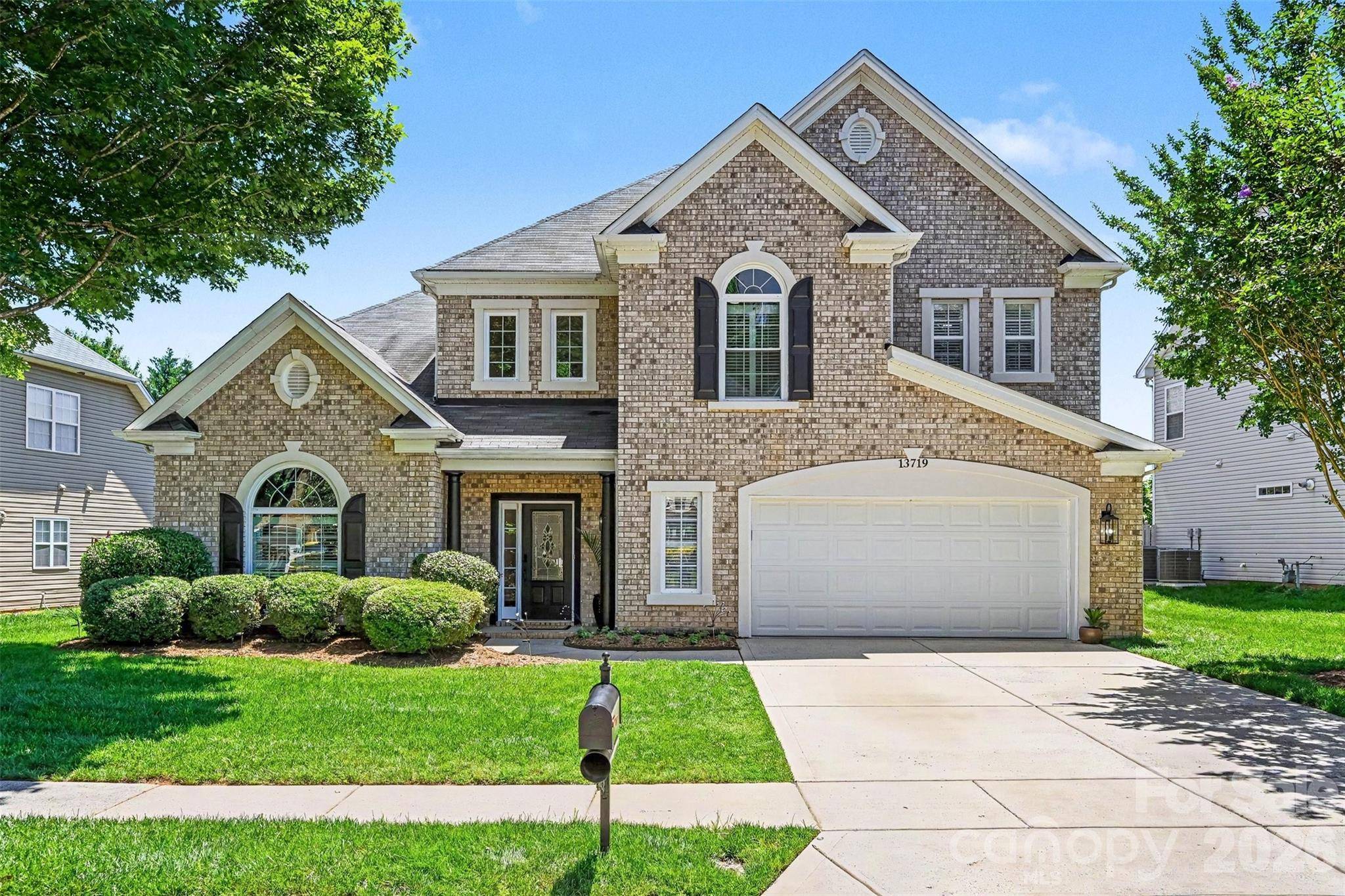 13719 Daltrey LN, Charlotte, NC 28277