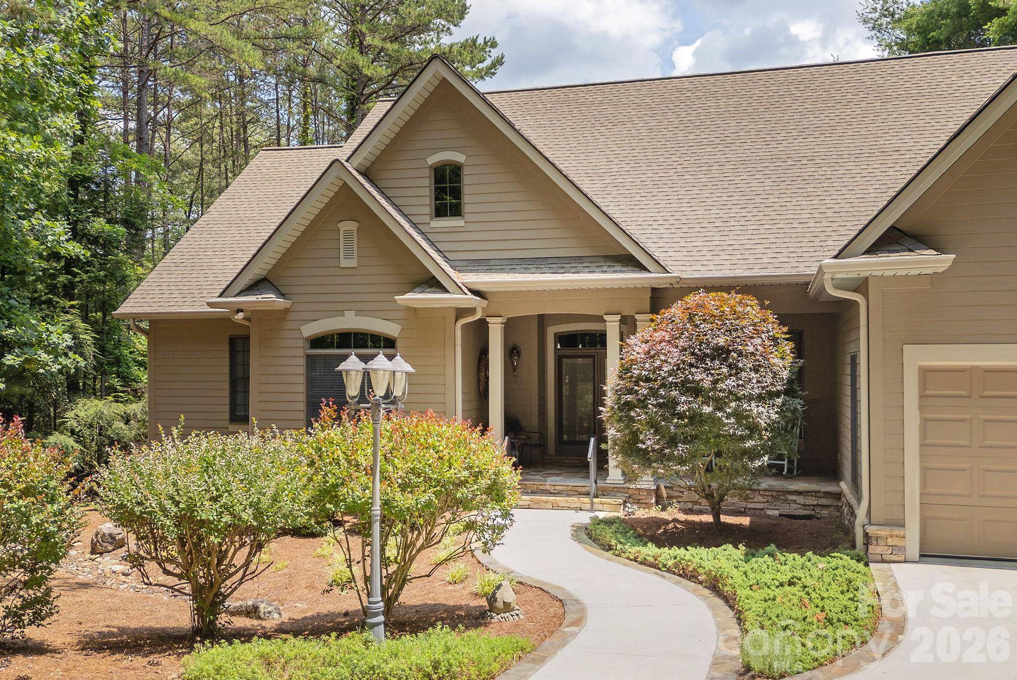 763 Deerlake RD, Brevard, NC 28712