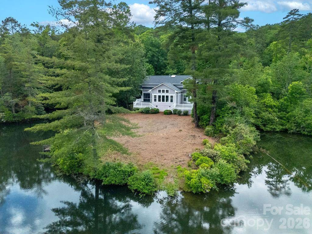 719 Deerlake RD, Brevard, NC 28712