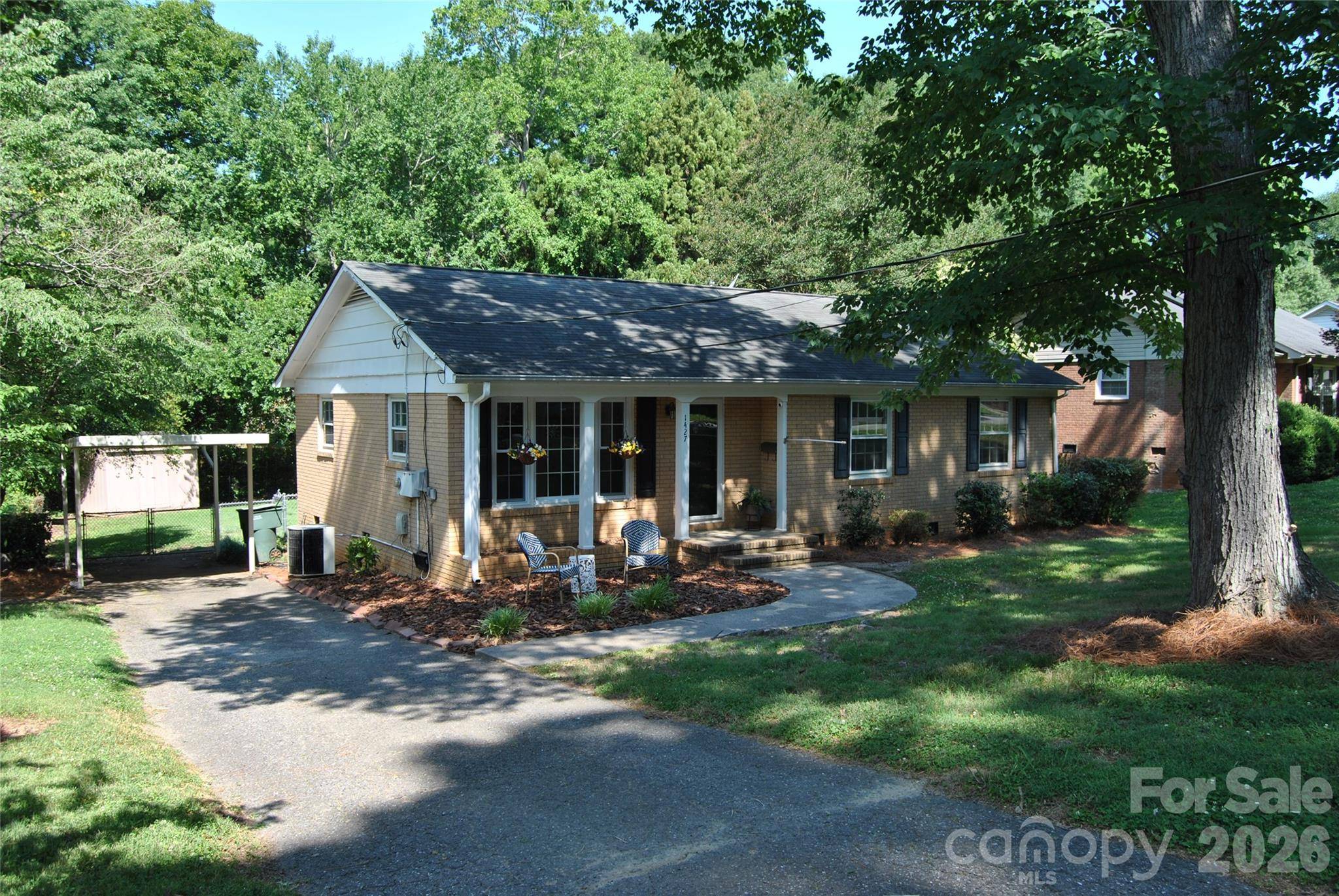 1427 Churchill DR, Gastonia, NC 28054