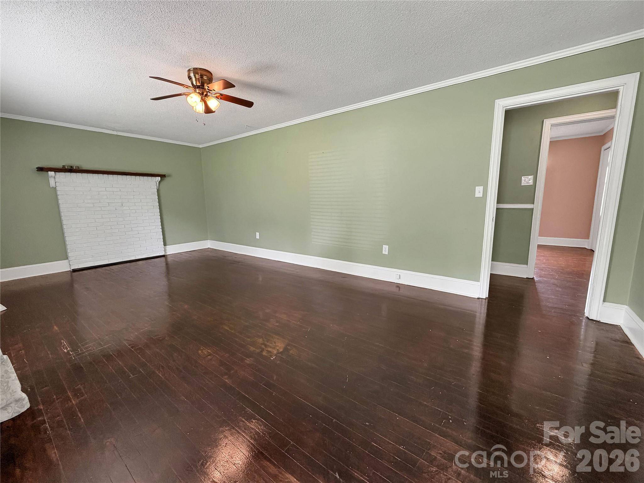 113 Pinewood AVE, Clinton, SC 29325