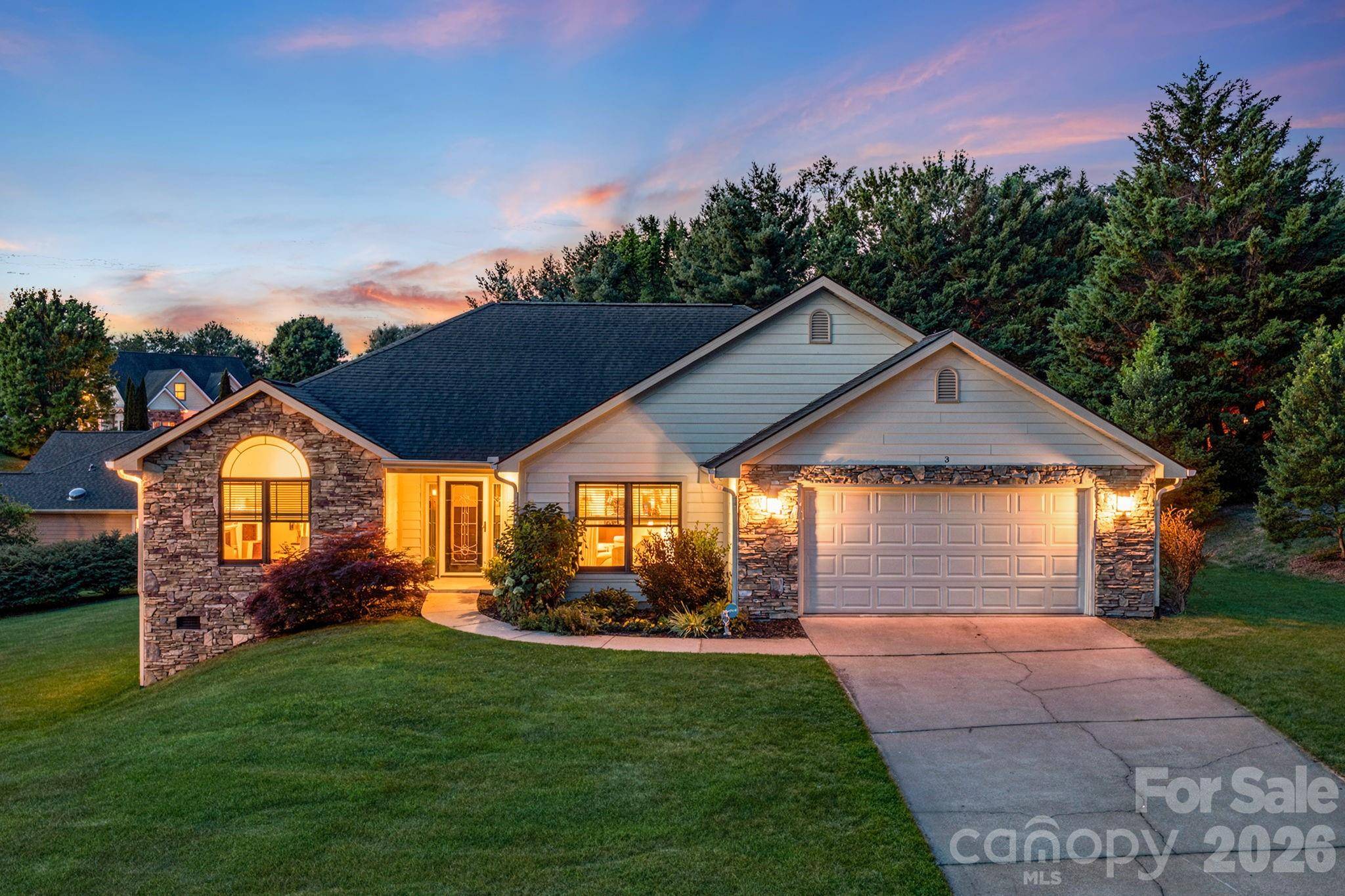 3 Bombay CT, Candler, NC 28715