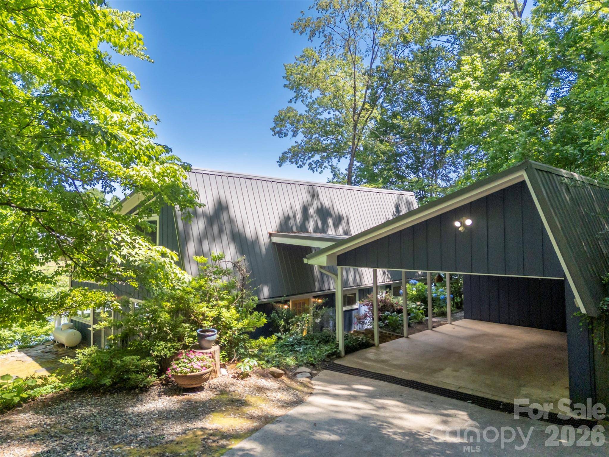 377 Kingswood DR, Forest City, NC 28043