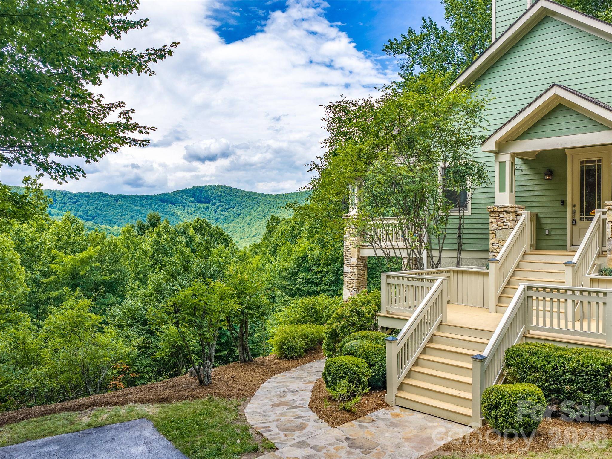 890 Stoney Stream LN, Arden, NC 28704