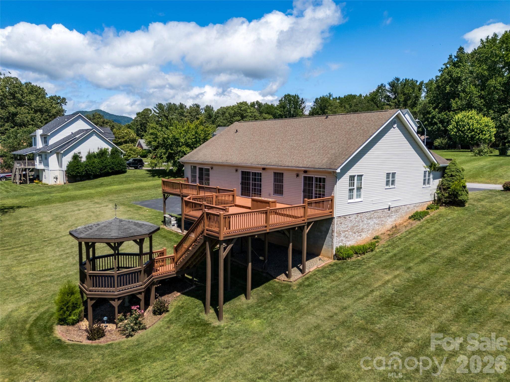 117 Caldonia DR, Candler, NC 28715