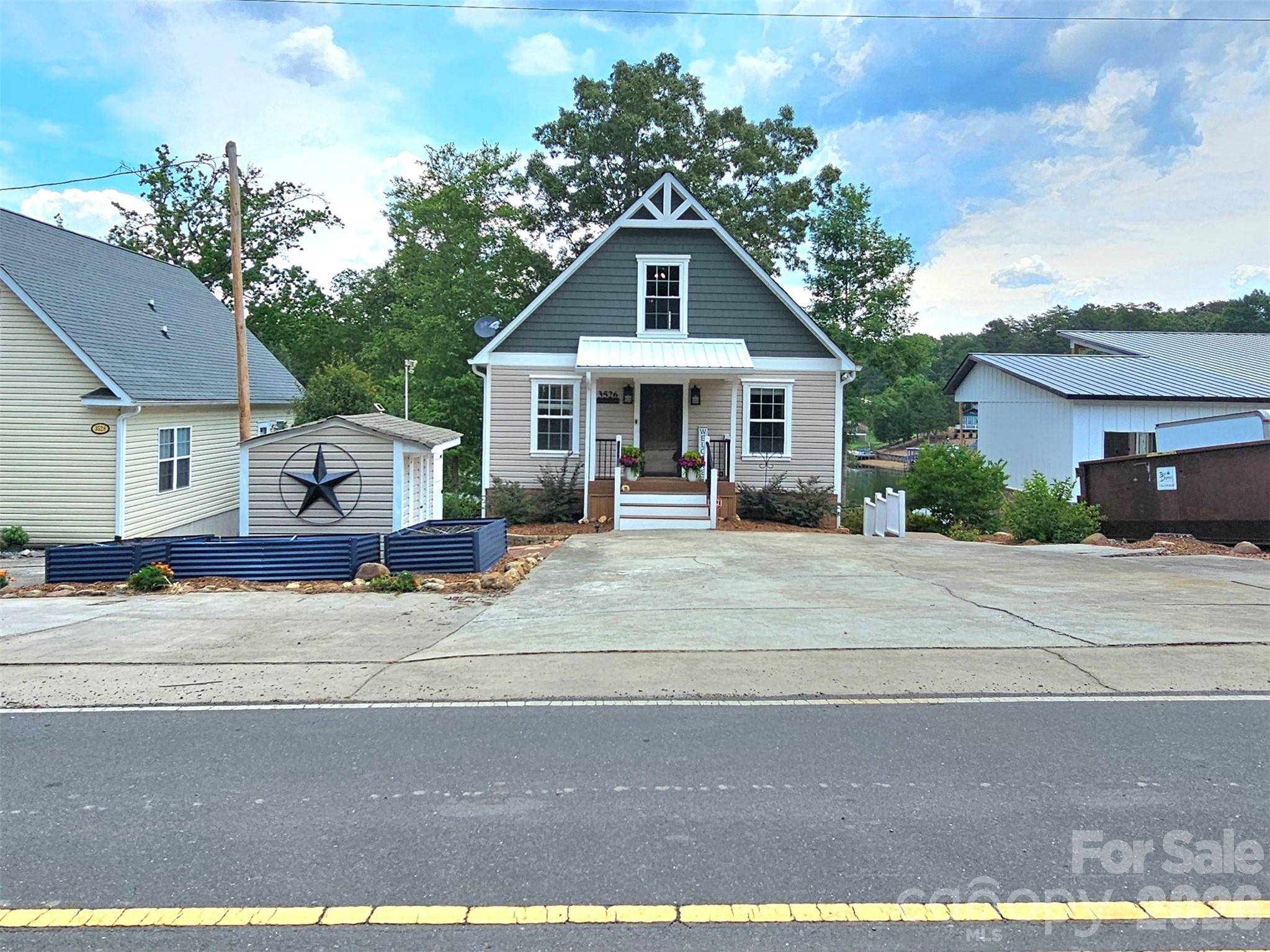 3526 Pinehaven DR, New London, NC 28127