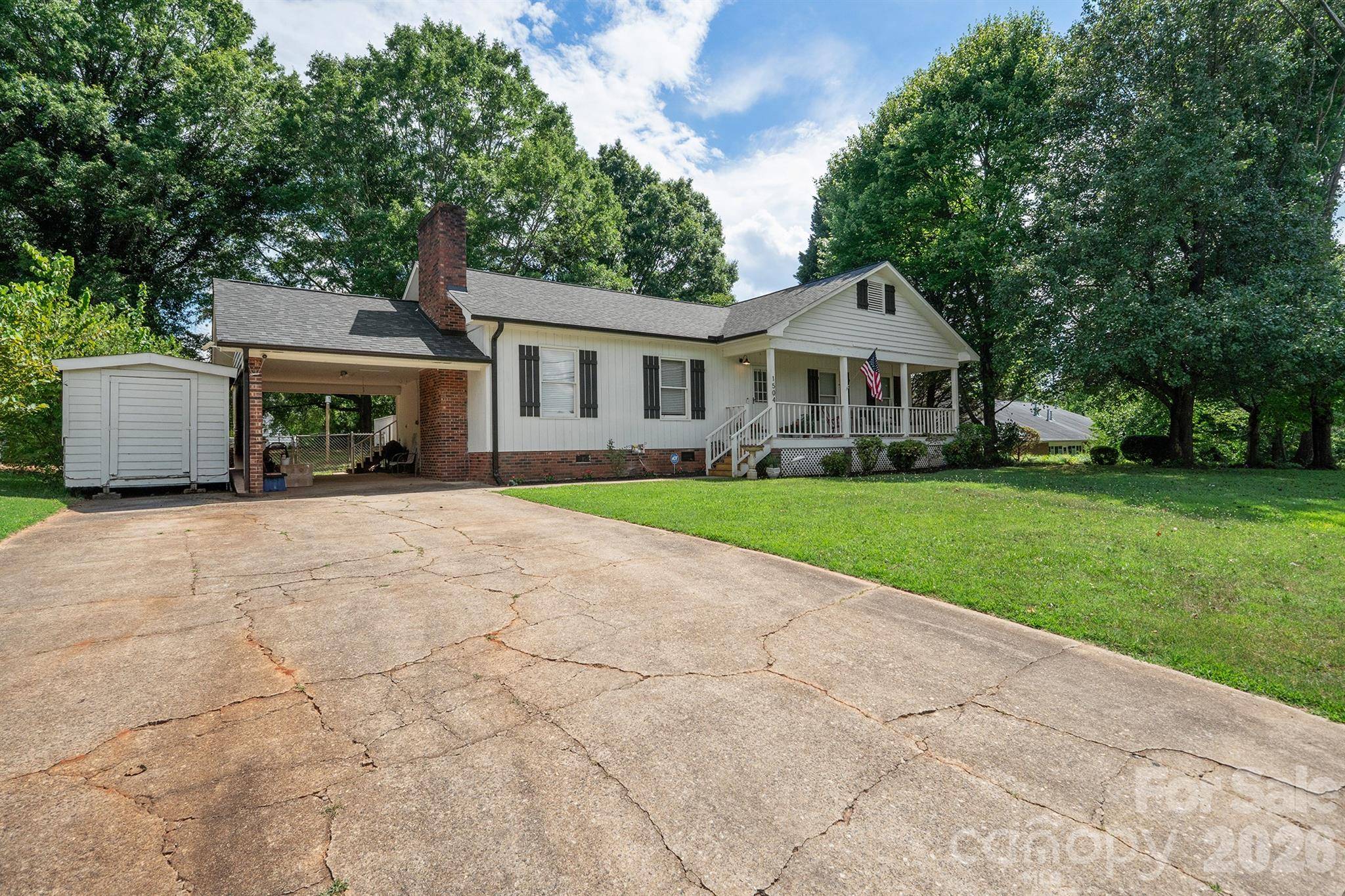 1504 2nd ST NE, Conover, NC 28613