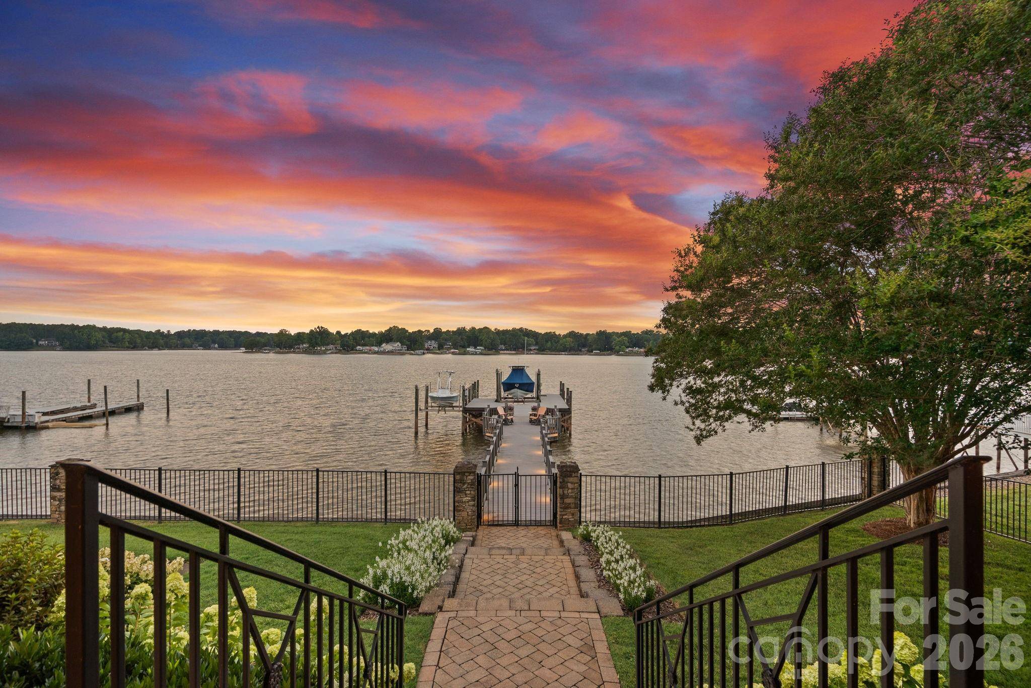3423 Governors Island DR, Denver, NC 28037