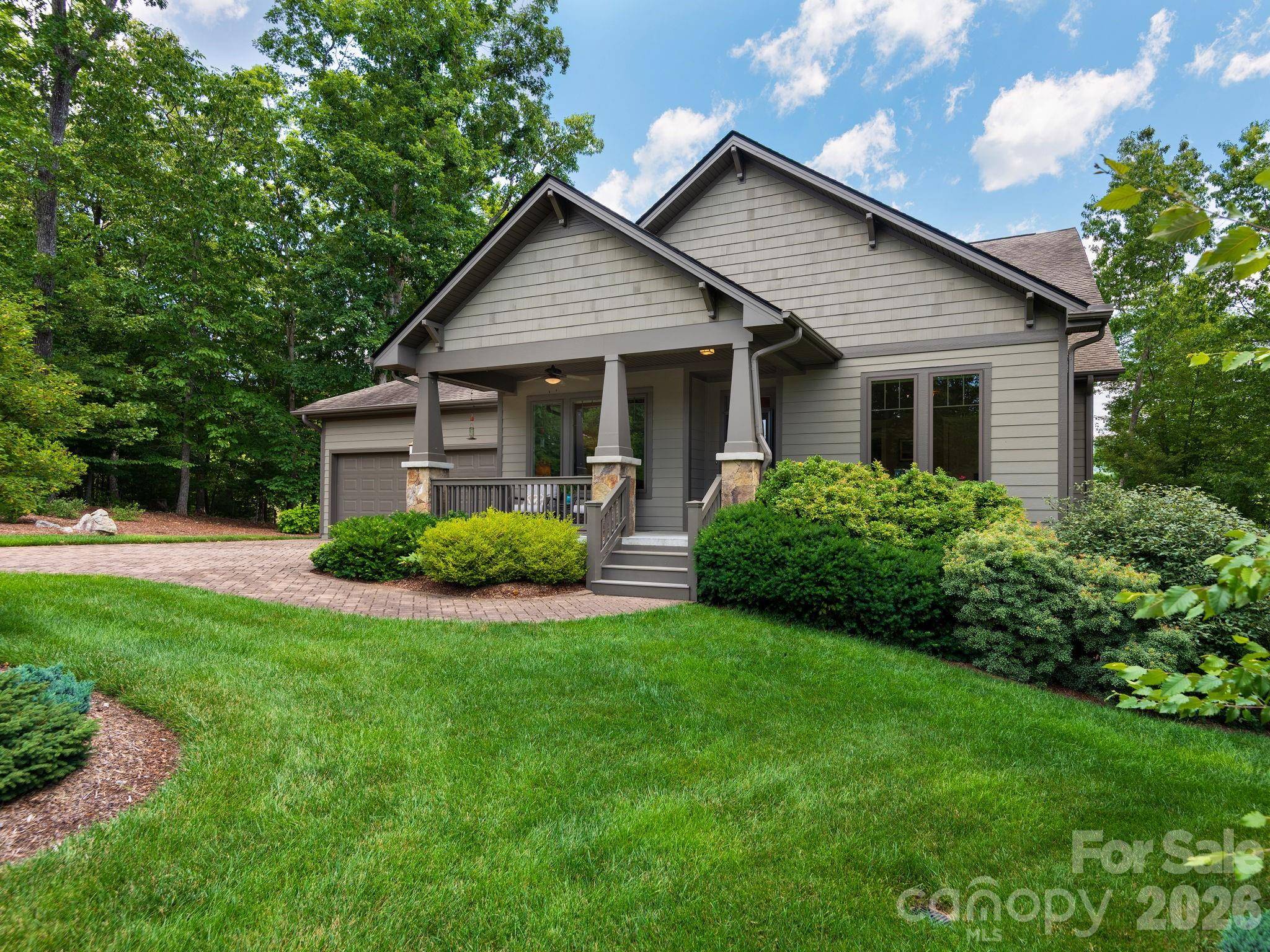 2 Green Drake CT, Candler, NC 28715