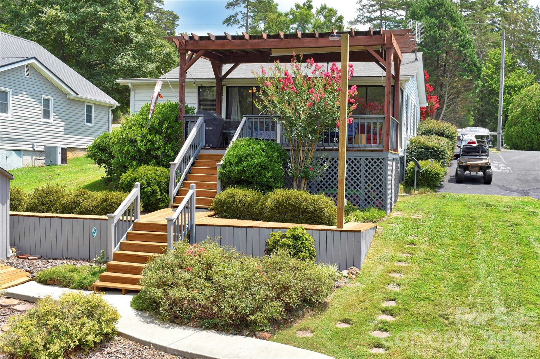 260 Pirates CV, Badin Lake, NC 28127